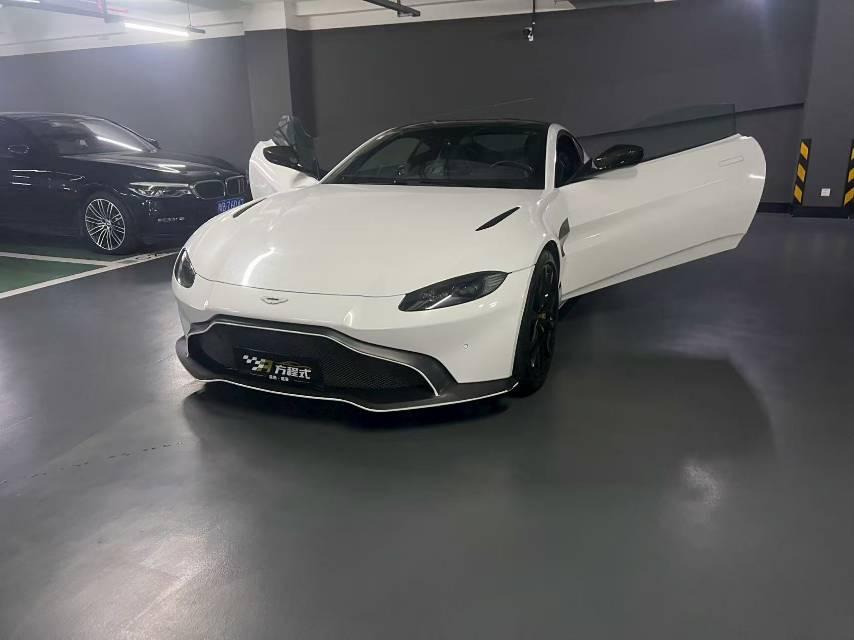 二手阿斯顿·马丁 V8 Vantage 白色/紫色 2020款 4.0T V8 Coupe