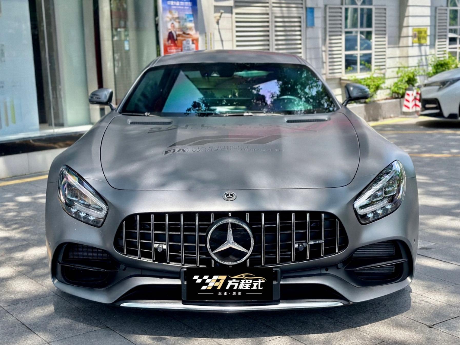 二手奔驰 AMG GT 月光石灰/黑/红双拼 2019款
