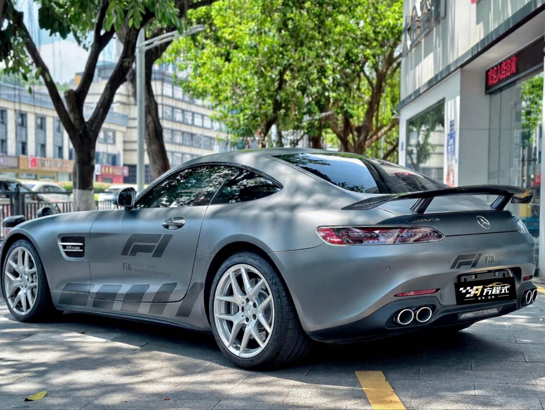 二手奔驰 AMG GT 月光石灰/黑/红双拼 2019款