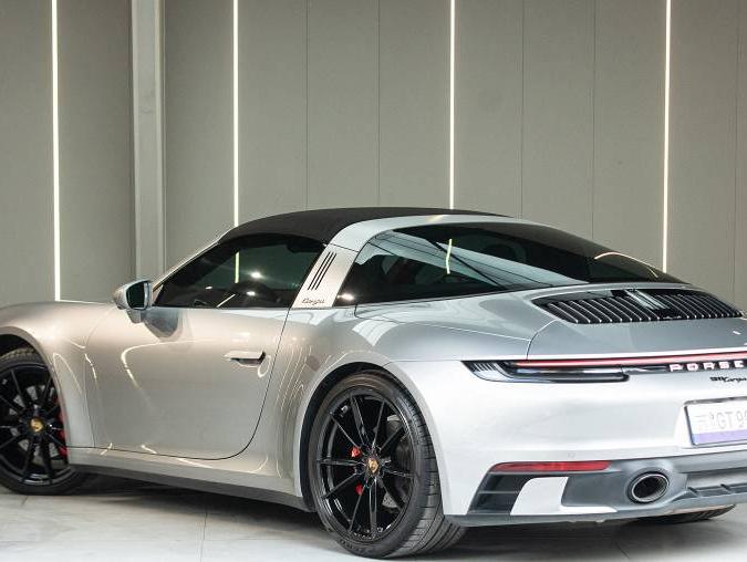 二手保时捷 911 银色/红色  2022款 Targa 4 3.0T