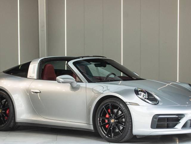 二手保时捷 911 银色/红色  2022款 Targa 4 3.0T