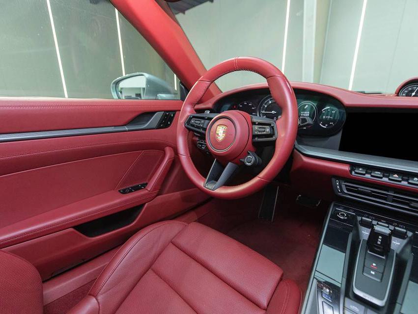 二手保时捷 911 银色/红色  2022款 Targa 4 3.0T