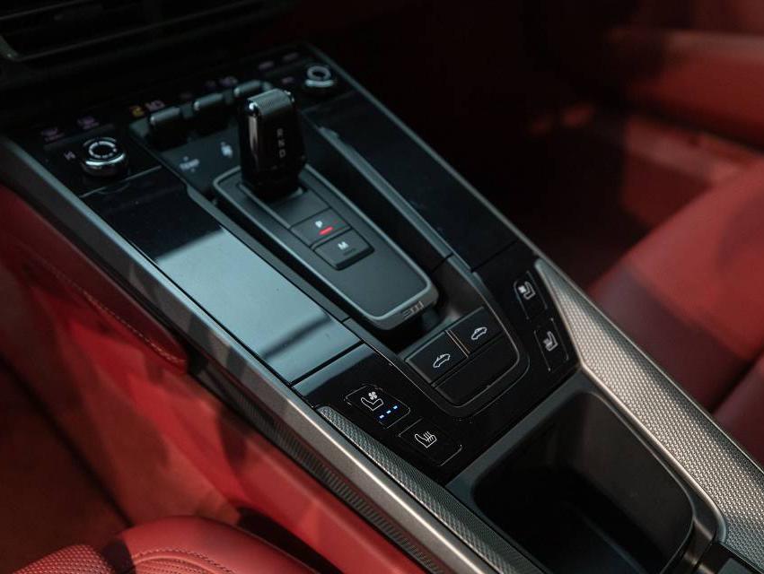 二手保时捷 911 银色/红色  2022款 Targa 4 3.0T