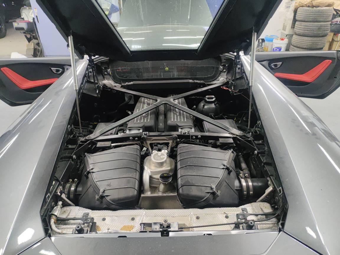 二手兰博基尼 Huracán 战斗灰/黑/红双拼 2020款 Huracán EVO RWD