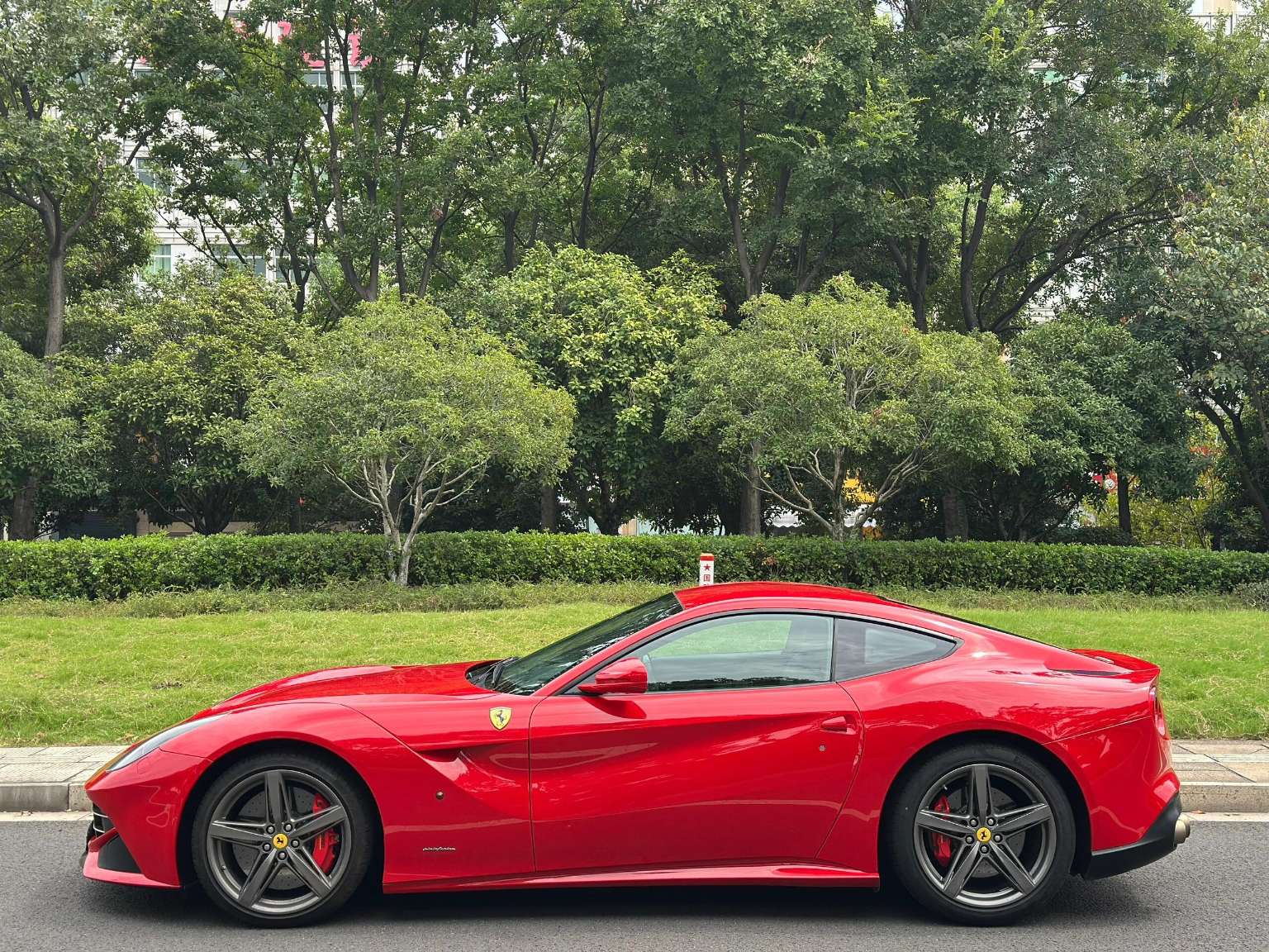 二手法拉利 F12berlinetta 红色/黑色 2013款 6.3L 标准型