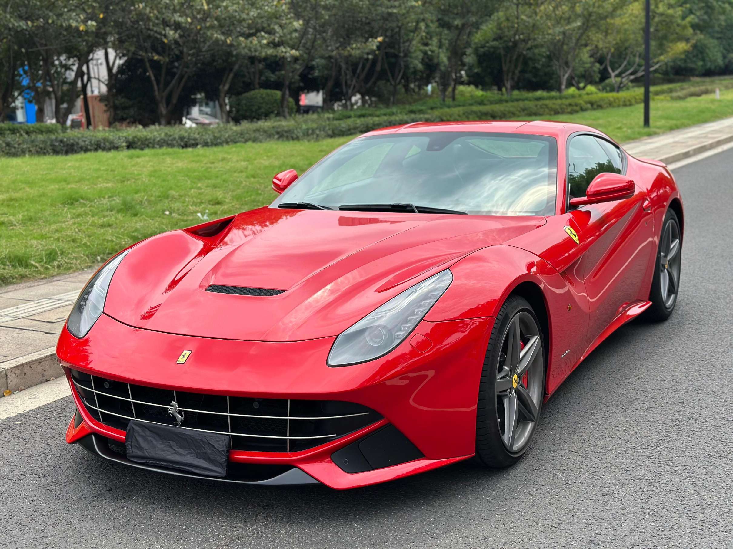 二手法拉利 F12berlinetta  红色/黑色 2013款 6.3L 标准型