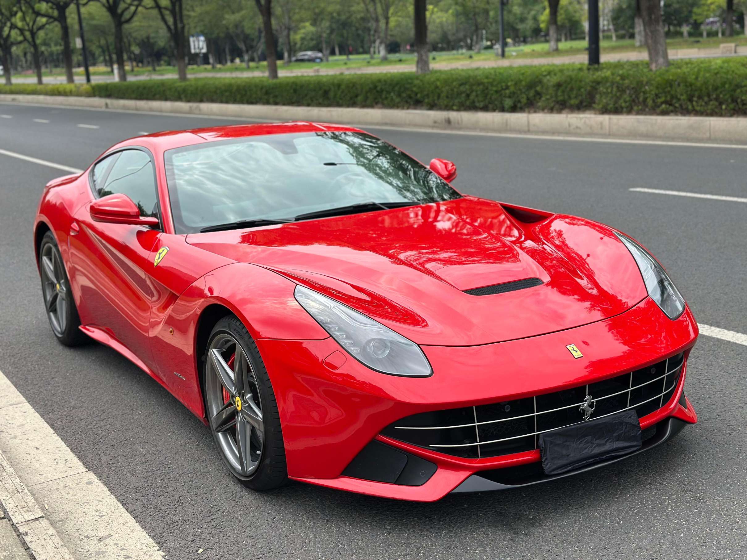 二手法拉利 F12berlinetta 红色/黑色 2013款 6.3L 标准型