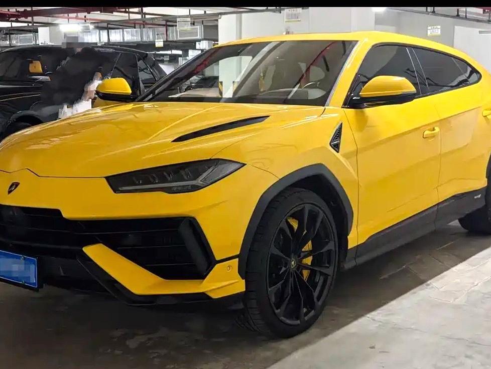 二手兰博基尼 Urus 黄色/黑黄 Urus S  中规版
