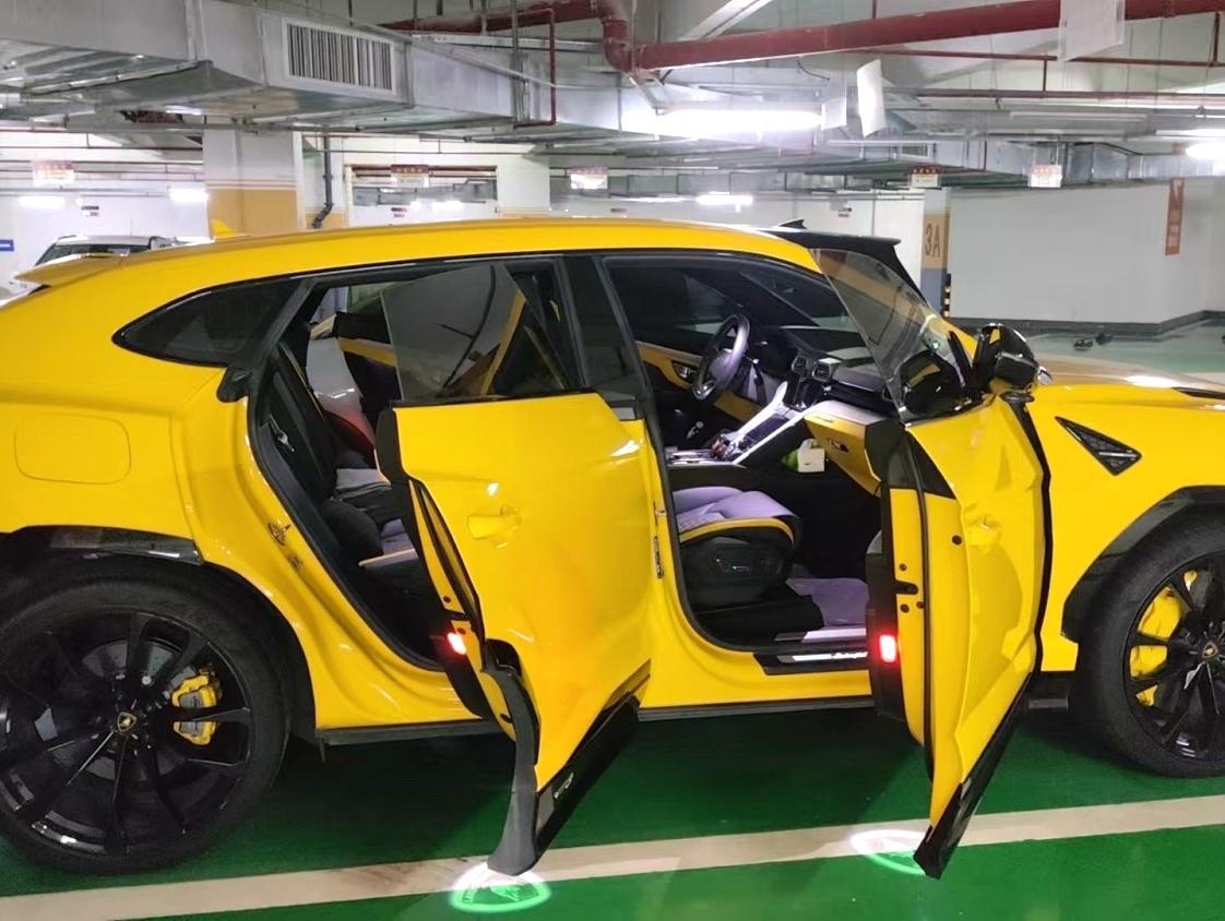 二手兰博基尼 Urus 黄色/黑黄 Urus S 中规版