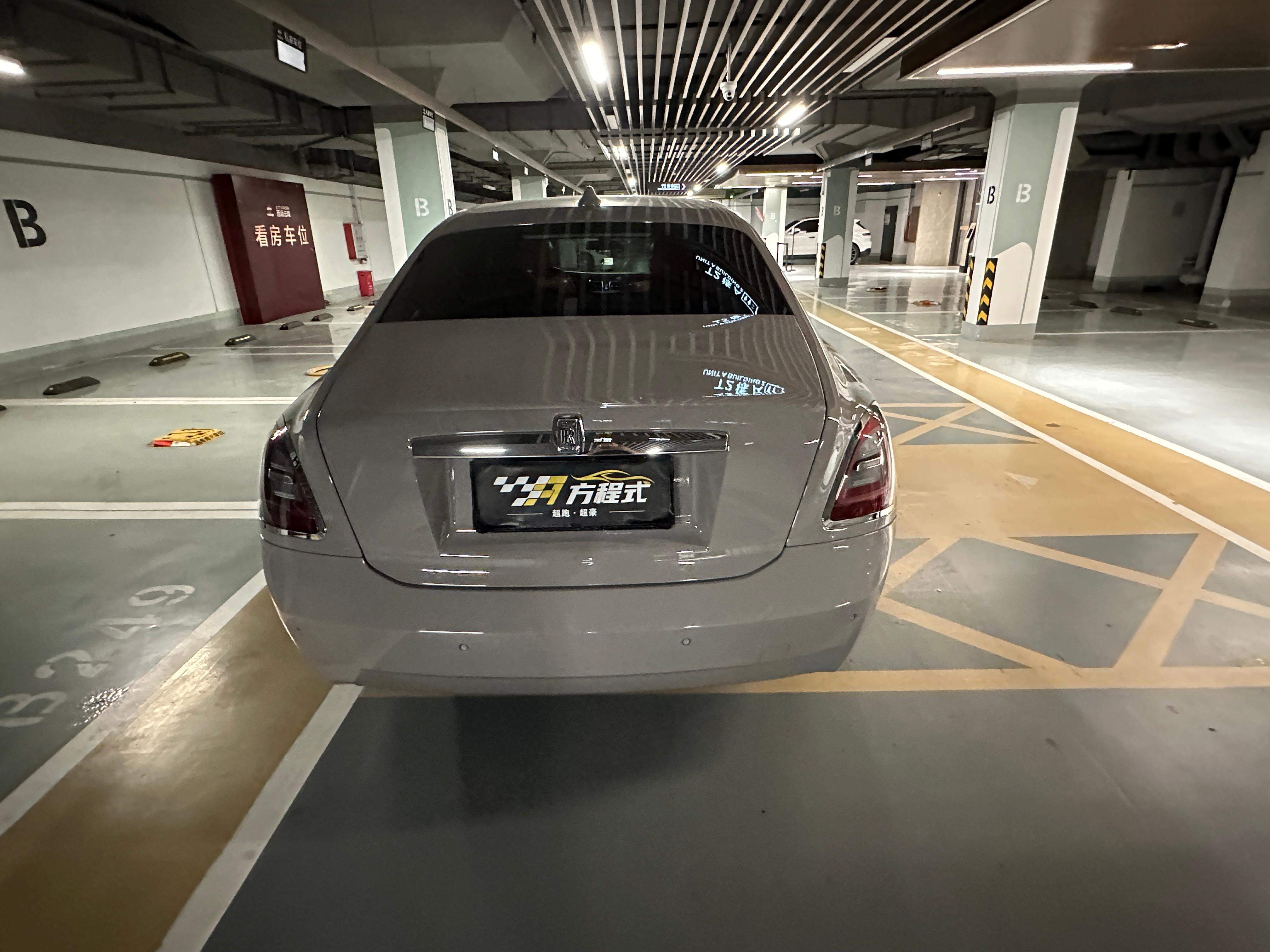 二手劳斯莱斯 古思特 风暴灰/爱马仕橙 2021款 6.7T 标准轴距版