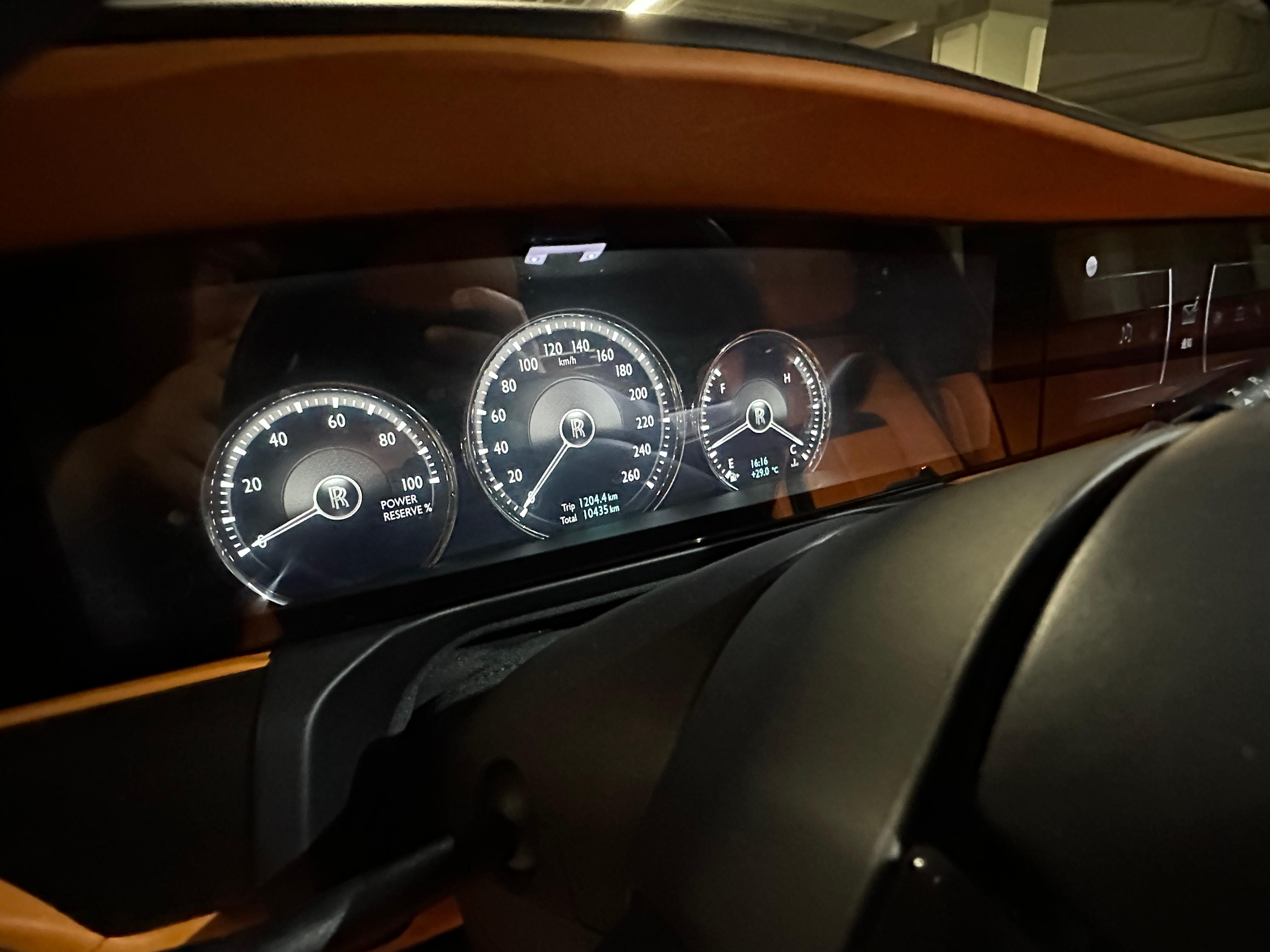 二手劳斯莱斯 古思特 风暴灰/爱马仕橙 2021款 6.7T 标准轴距版