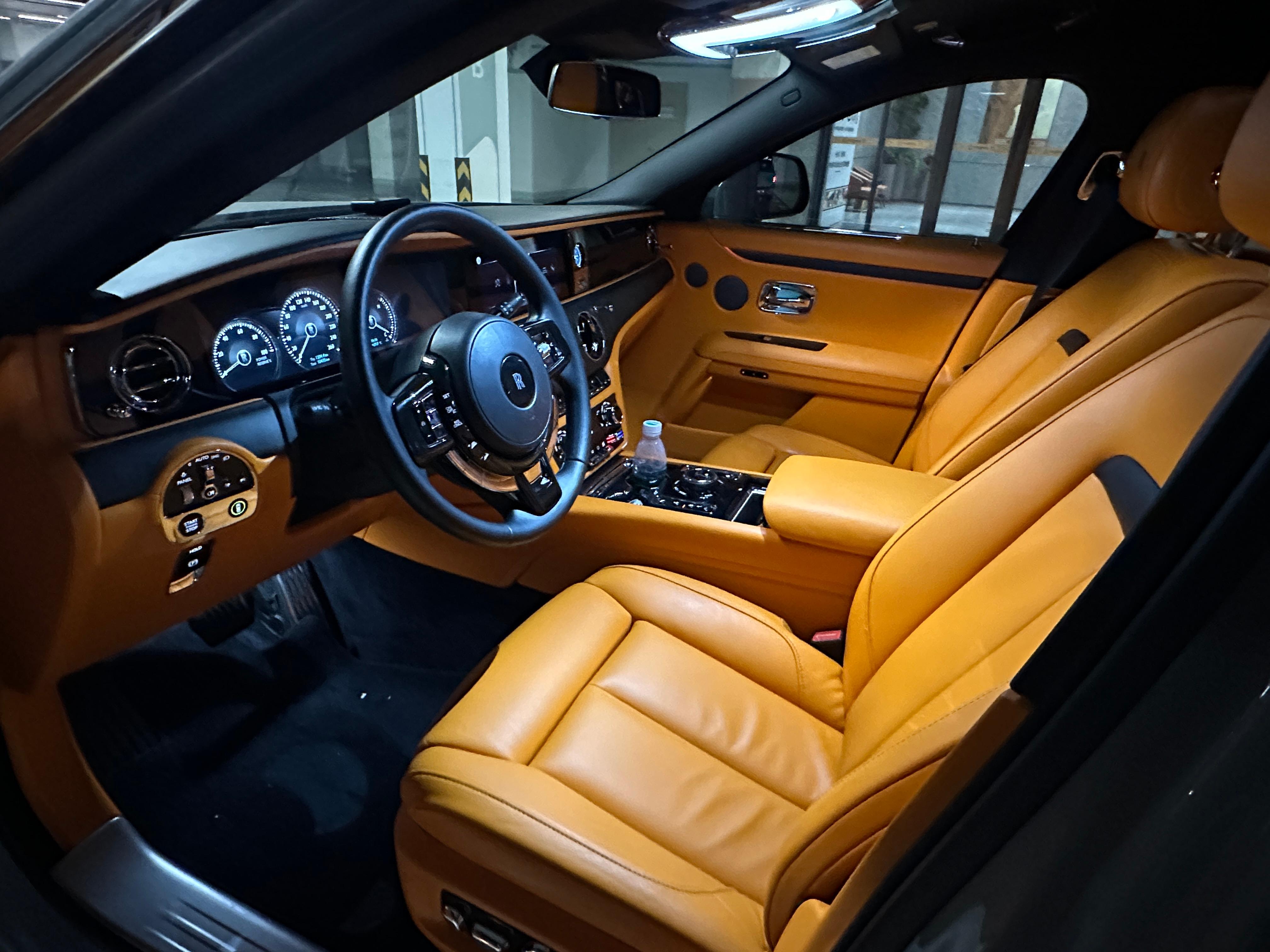 二手劳斯莱斯 古思特 风暴灰/爱马仕橙 2021款 6.7T 标准轴距版