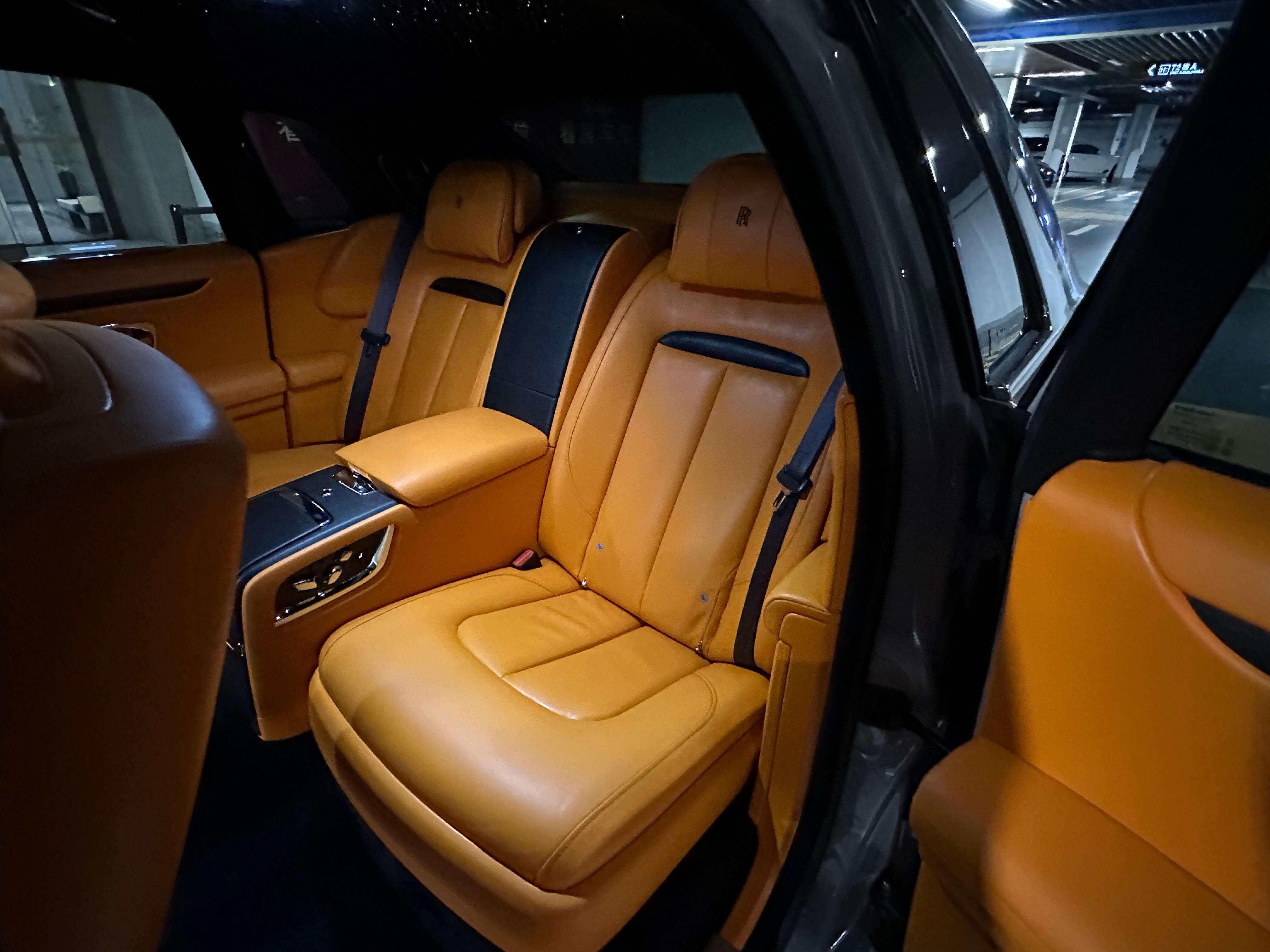 二手劳斯莱斯 古思特 风暴灰/爱马仕橙 2021款 6.7T 标准轴距版