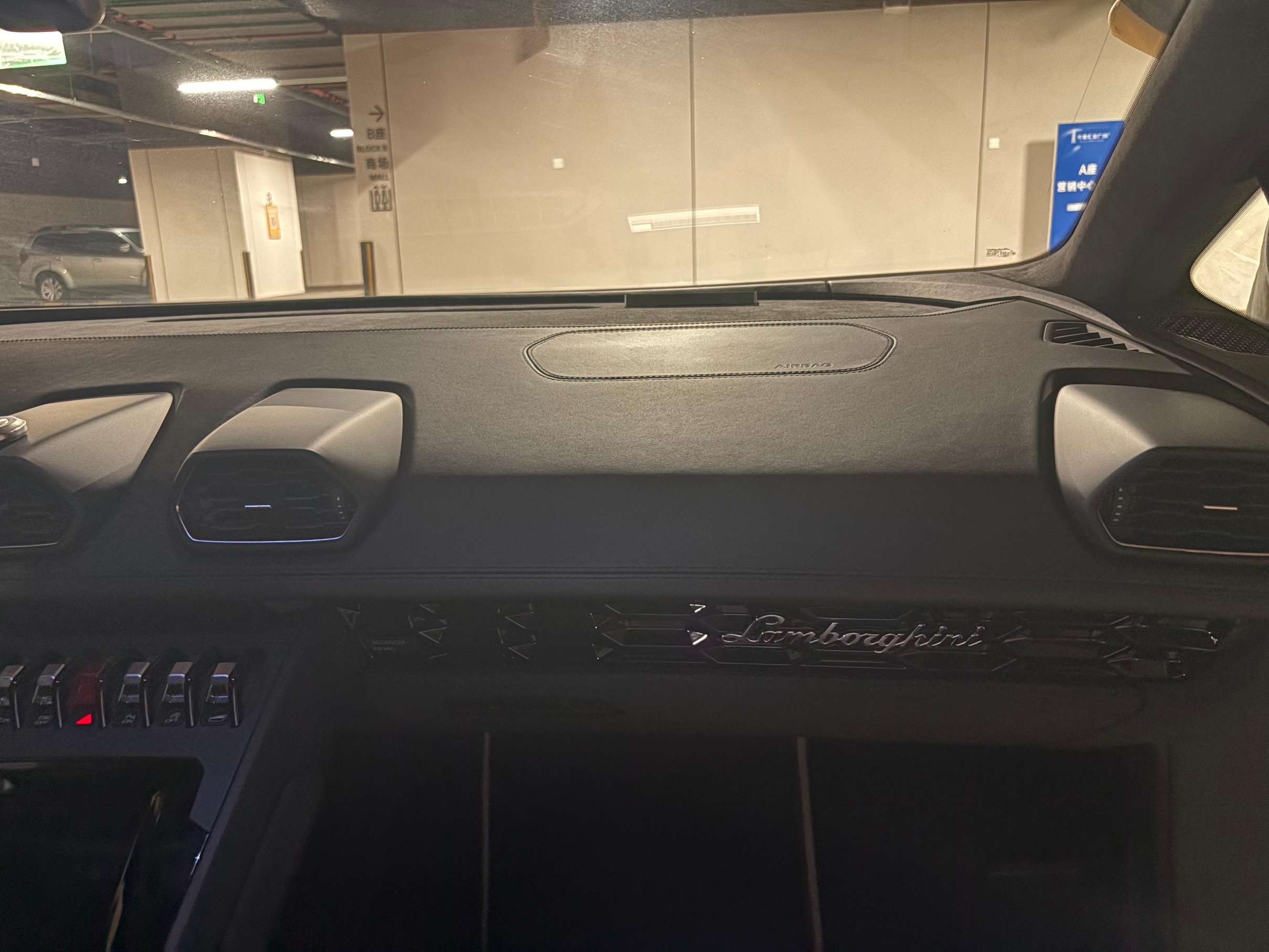 二手兰博基尼 Huracán 荧光黄/黑色 Huracan EVO- AWD “Fluo Capsule”特别版  中规版