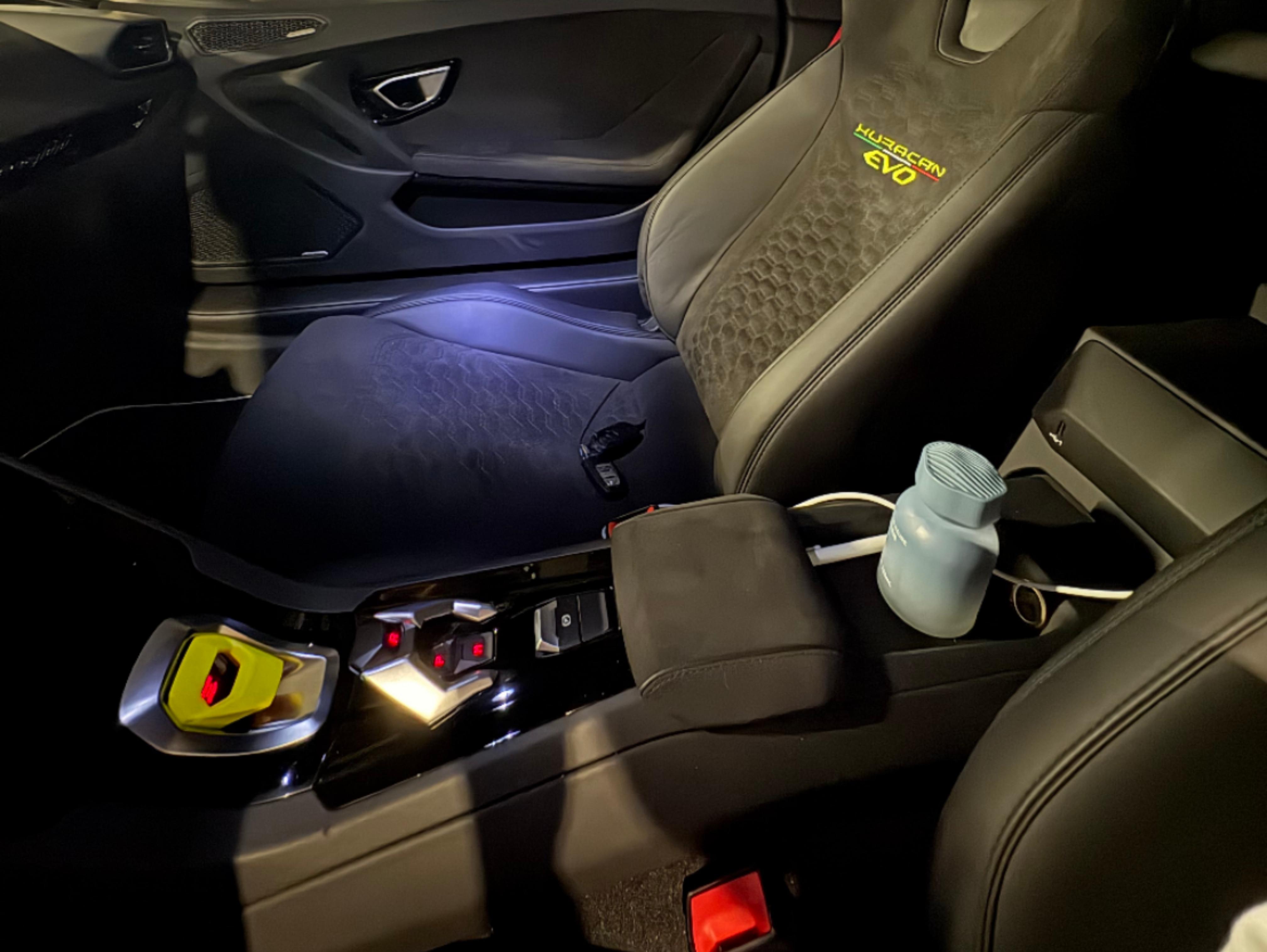 二手兰博基尼 Huracán 荧光黄/黑色 Huracan EVO- AWD “Fluo Capsule”特别版  中规版