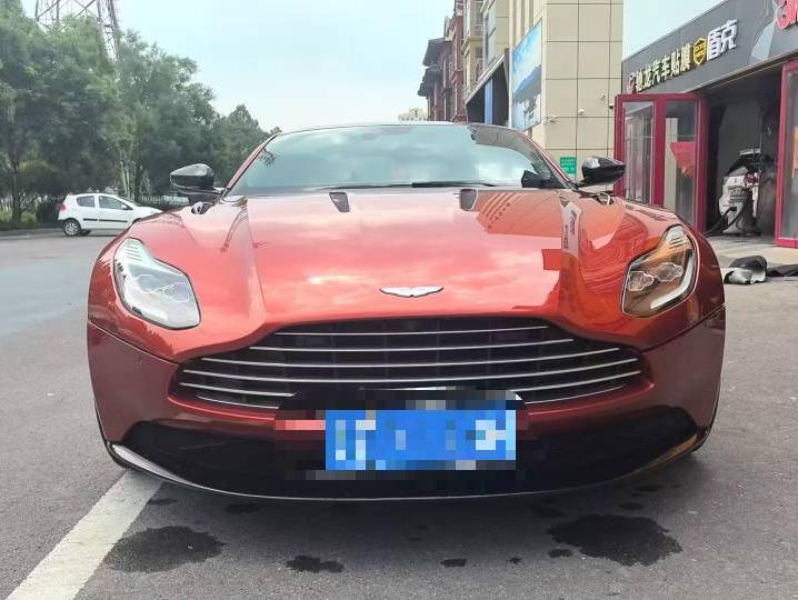 二手阿斯顿·马丁 DB11 红色/黑色 2017款 5.2T V12