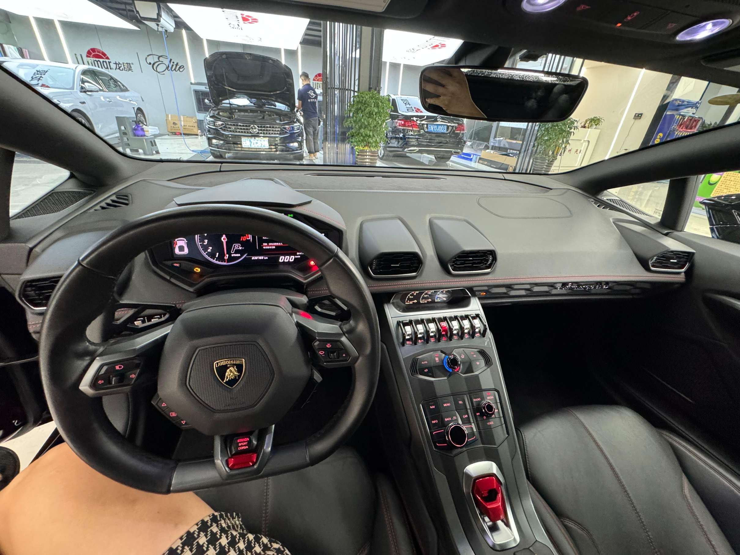 二手兰博基尼 Huracán 黑色/黑色 2016款 Huracán LP580-2