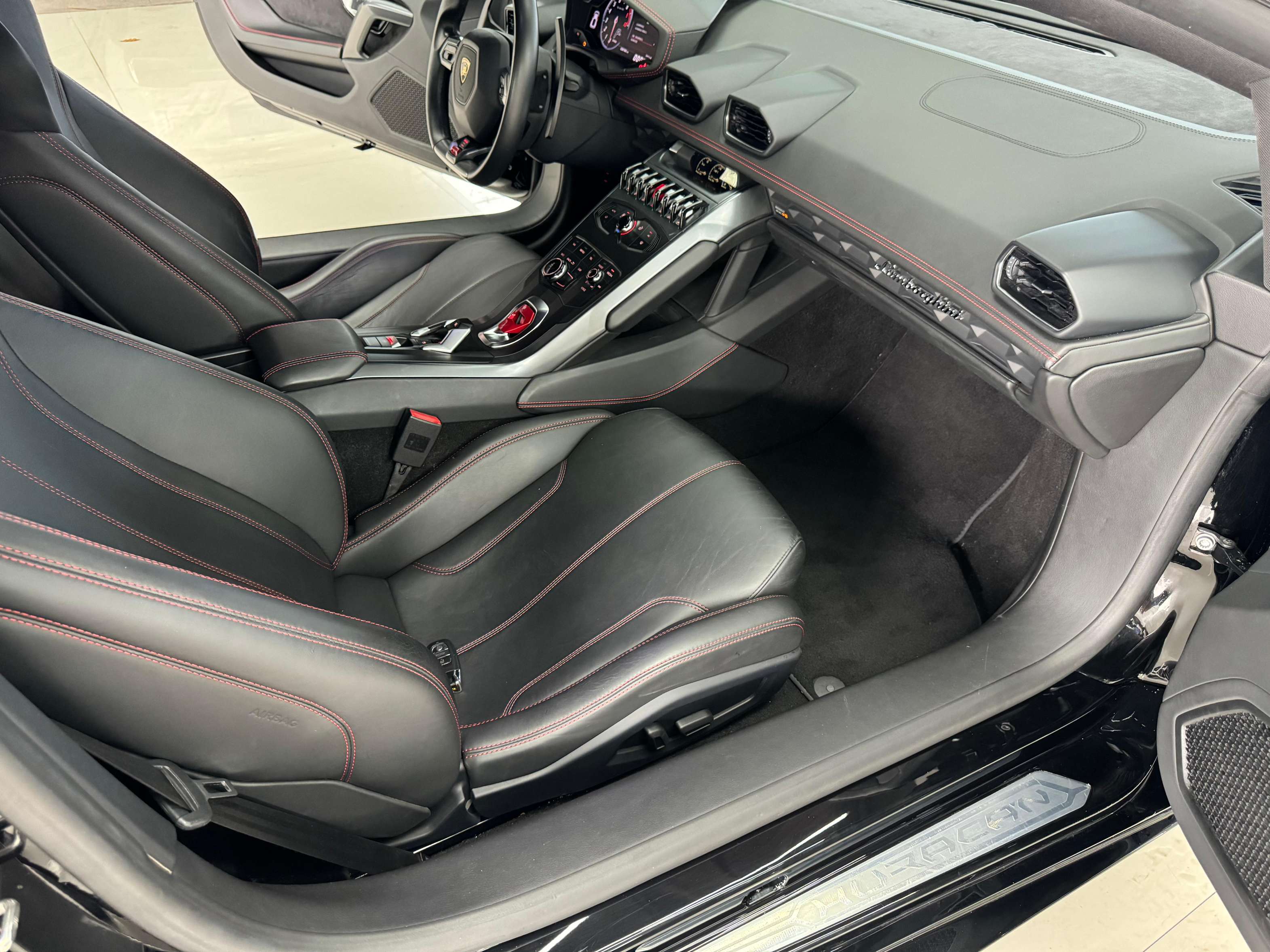 二手兰博基尼 Huracán 黑色/黑色 2016款 Huracán LP580-2