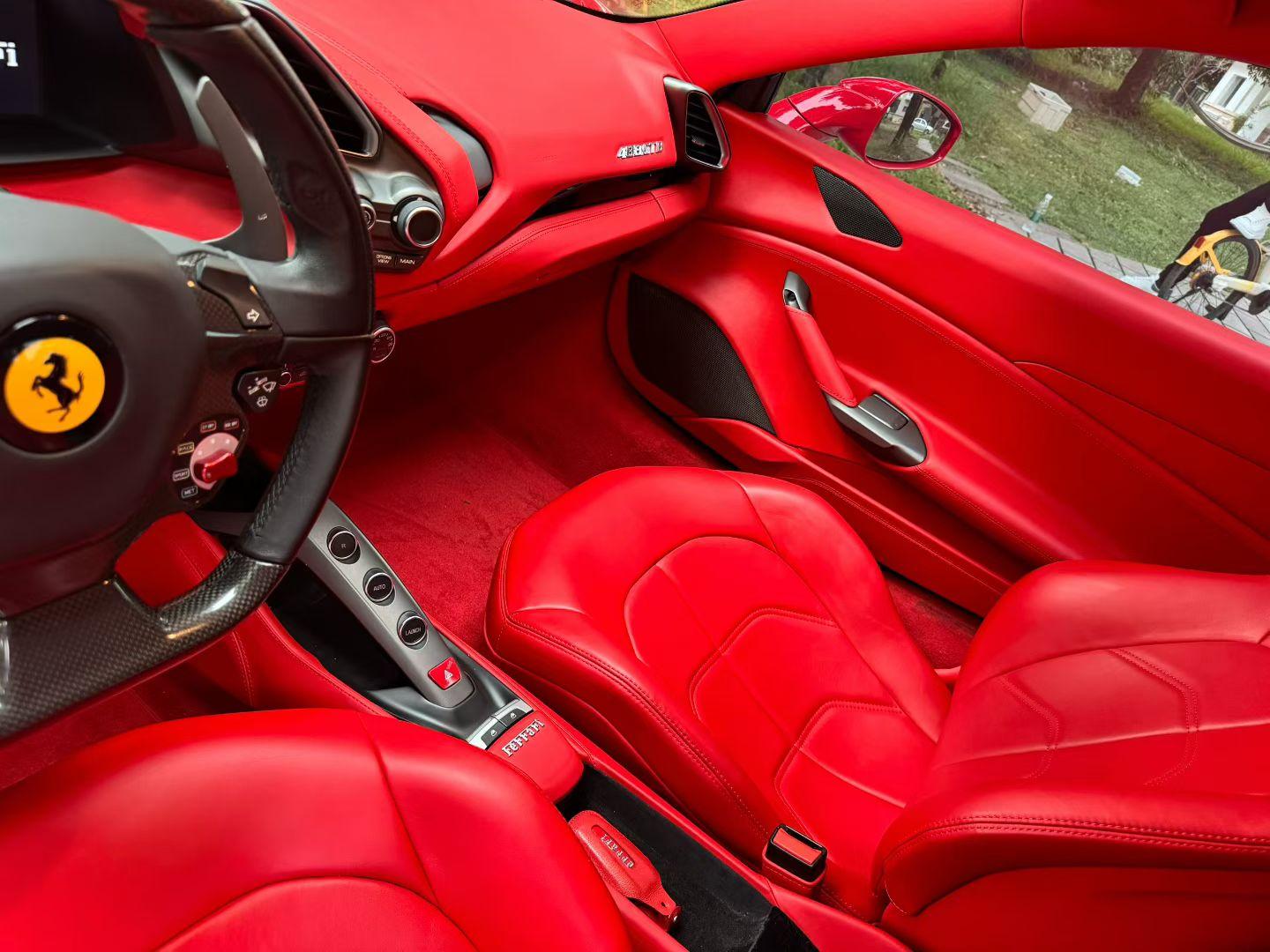 二手法拉利 488 红色/红色 2015款 488 GTB