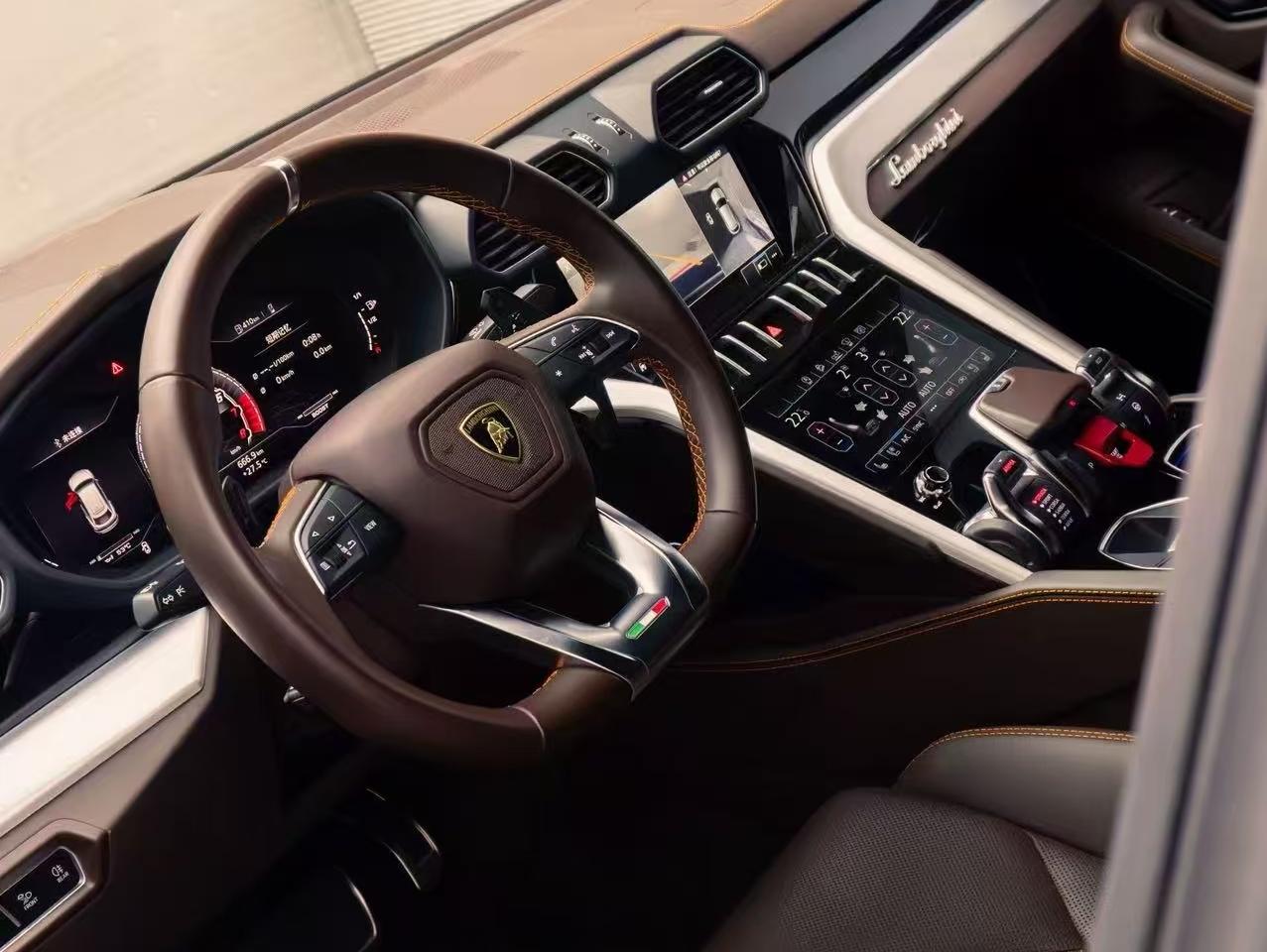 二手兰博基尼 Urus 深灰色/棕色 2021款 4.0T V8