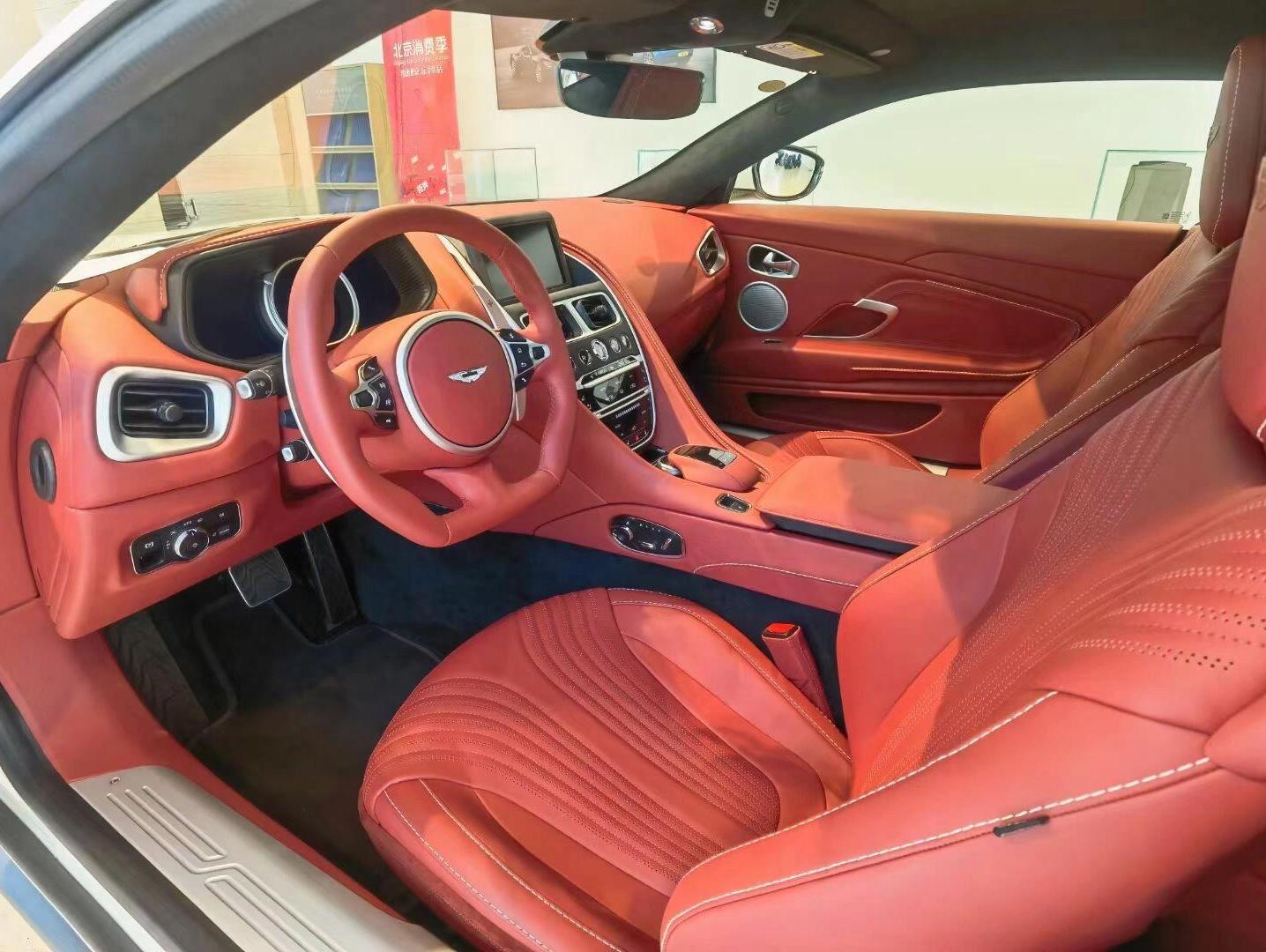 二手阿斯顿·马丁 DB11 白色/红色 2023款 4.0T V8 Coupe