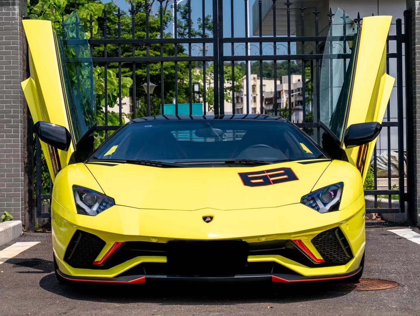 二手兰博基尼 Aventador 灰色/黑色 2017款 Aventador S