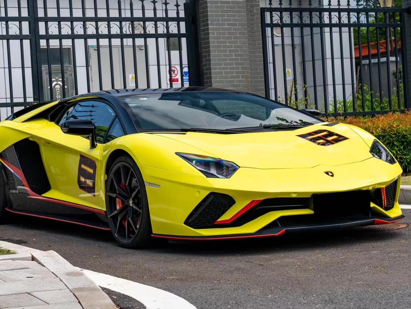 二手兰博基尼 Aventador 灰色/黑色 2017款 Aventador S