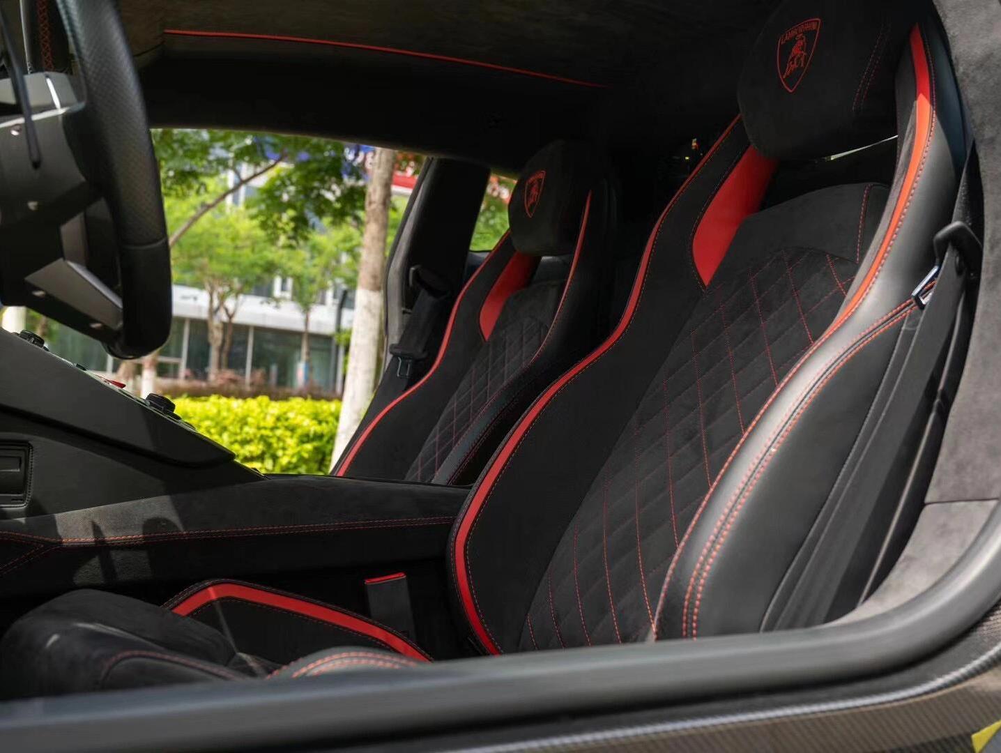 二手兰博基尼 Aventador 灰色/黑色 2017款 Aventador S