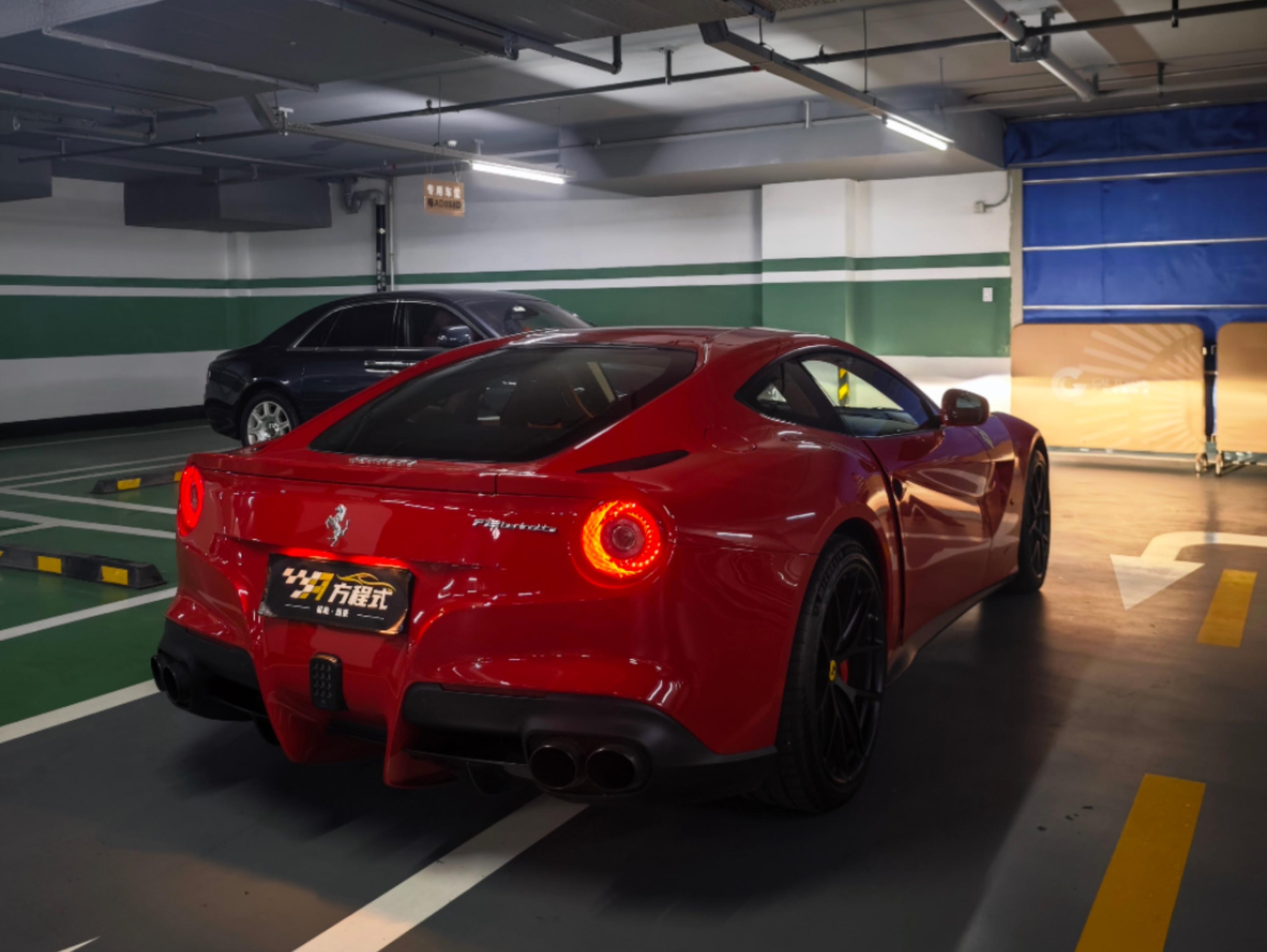 二手法拉利 F12berlinetta  红色/棕色 2013款 6.3L 标准型