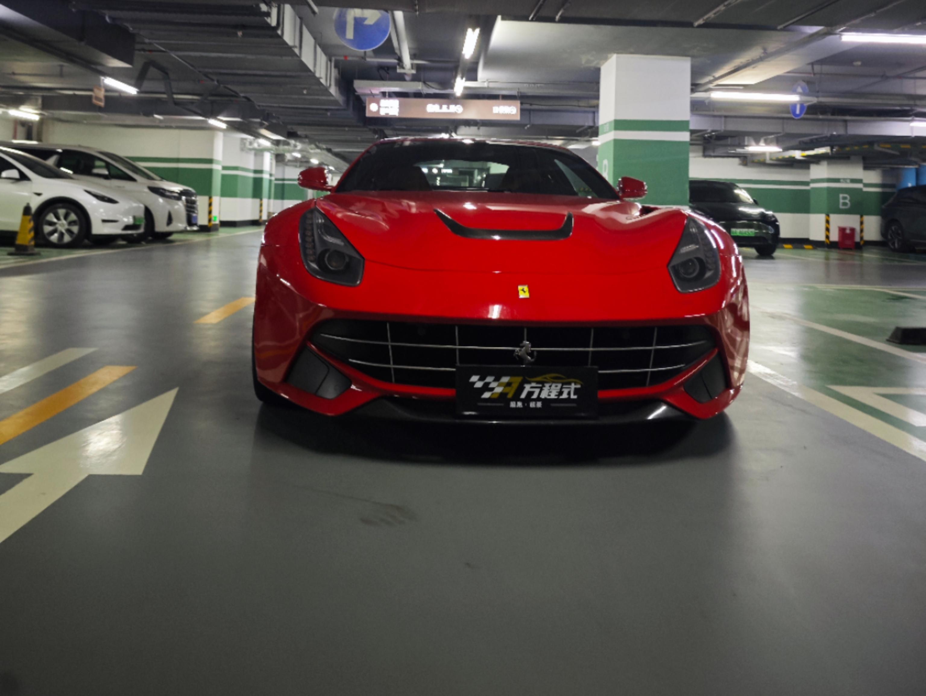 二手法拉利 F12berlinetta  红色/棕色 2013款 6.3L 标准型