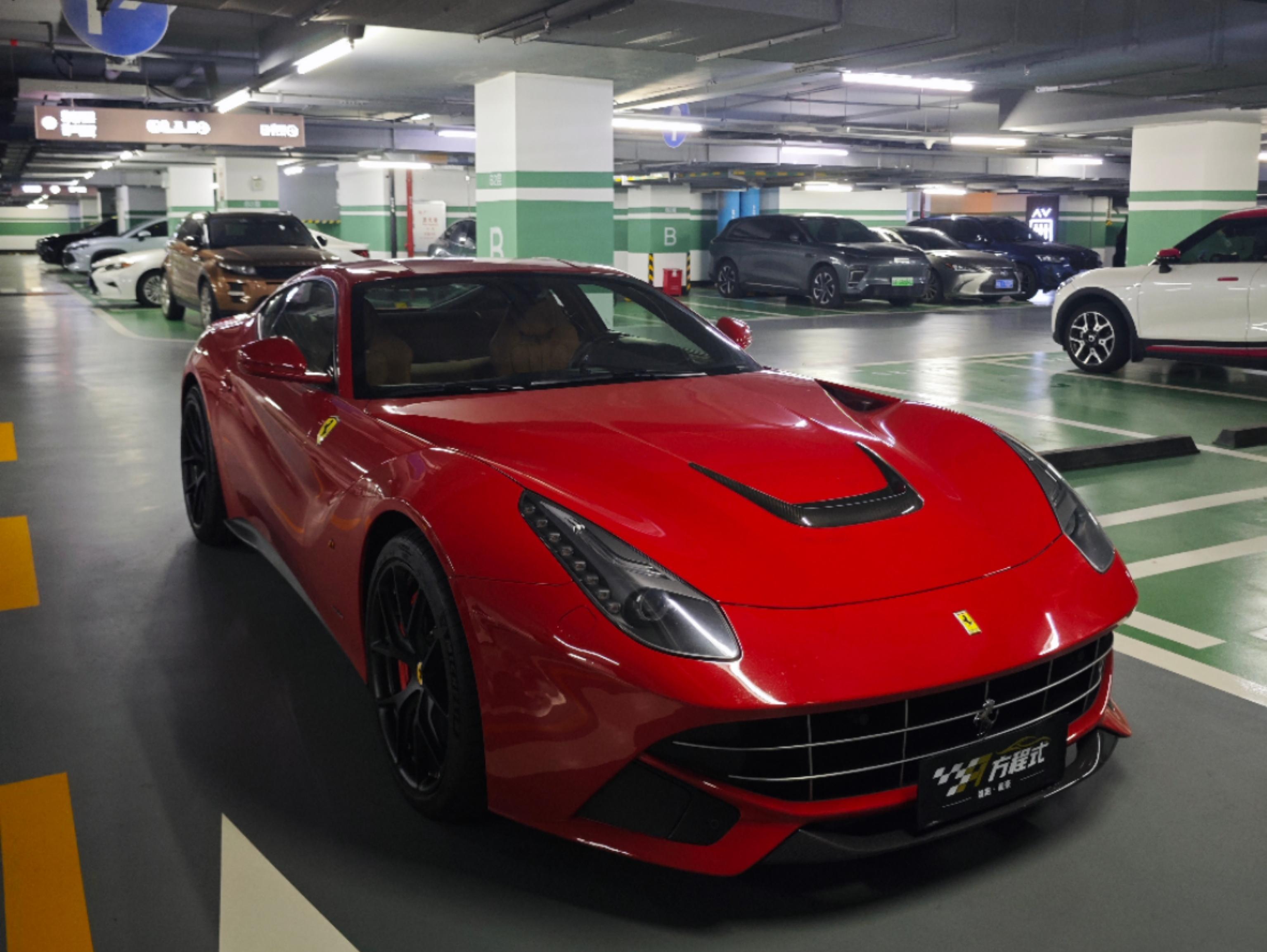 二手法拉利 F12berlinetta  红色/棕色 2013款 6.3L 标准型