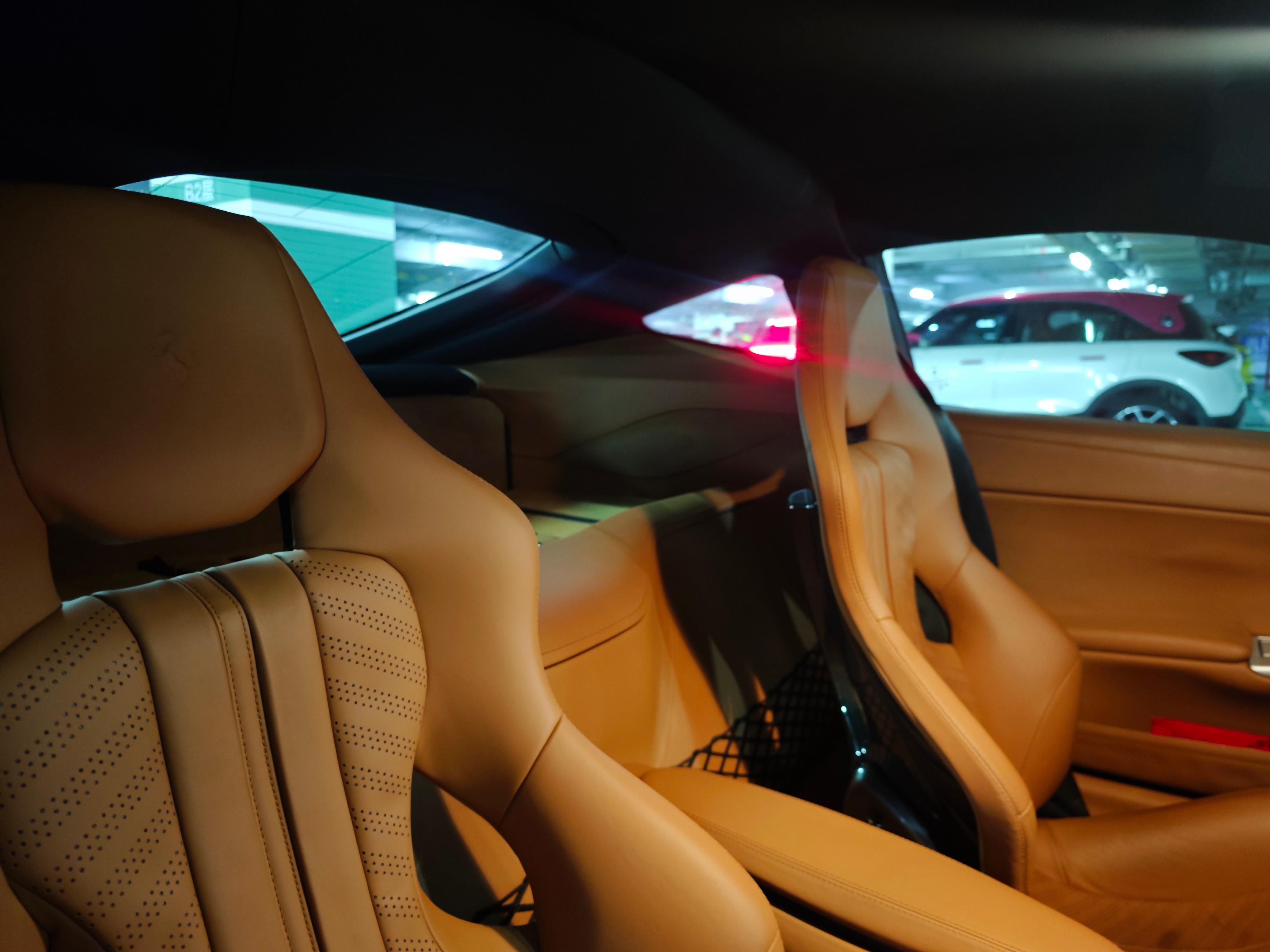 二手法拉利 F12berlinetta  红色/棕色 2013款 6.3L 标准型