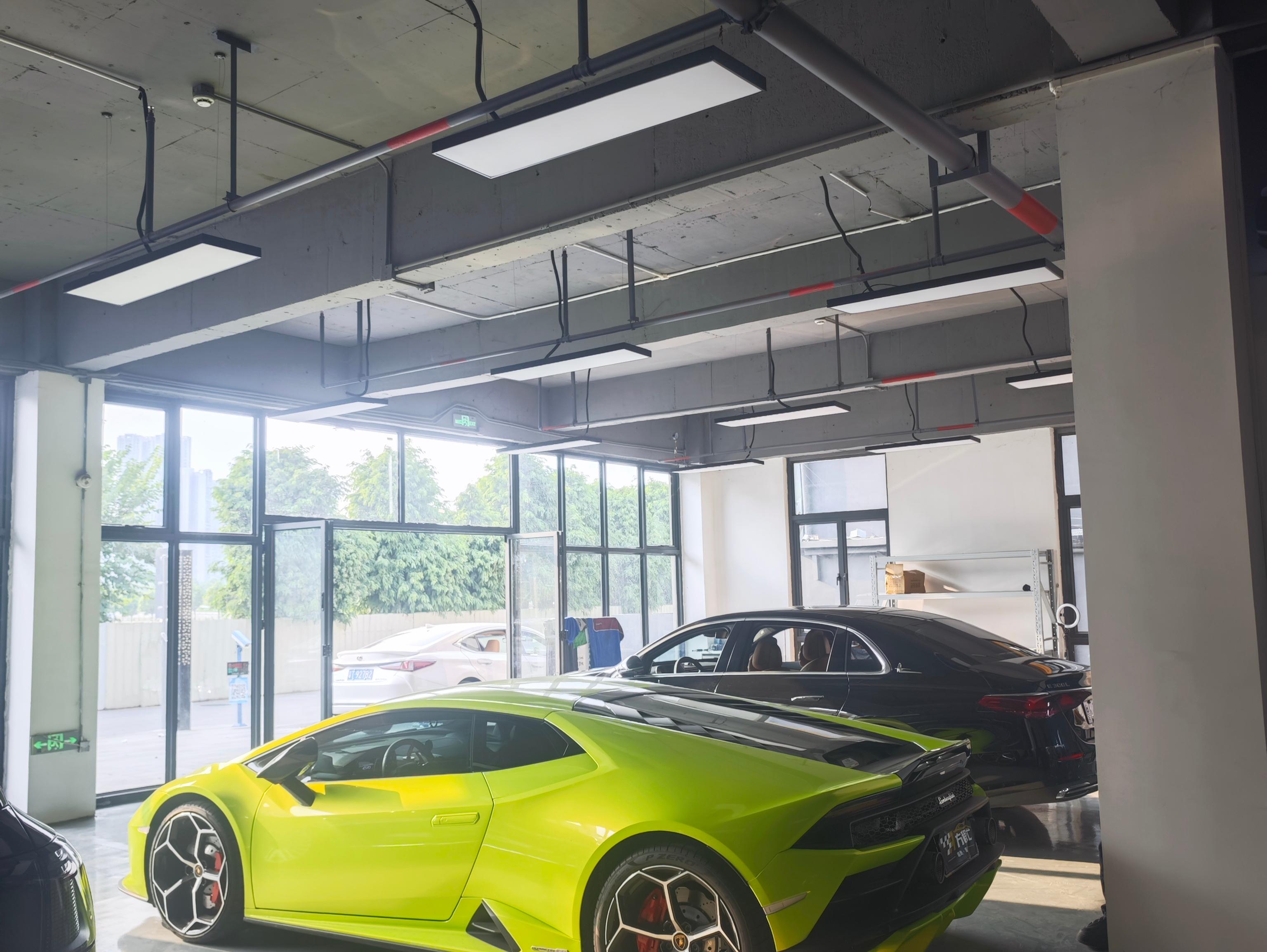 二手兰博基尼 Huracán 战斗灰/黑/红双拼 2020款 Huracán EVO RWD