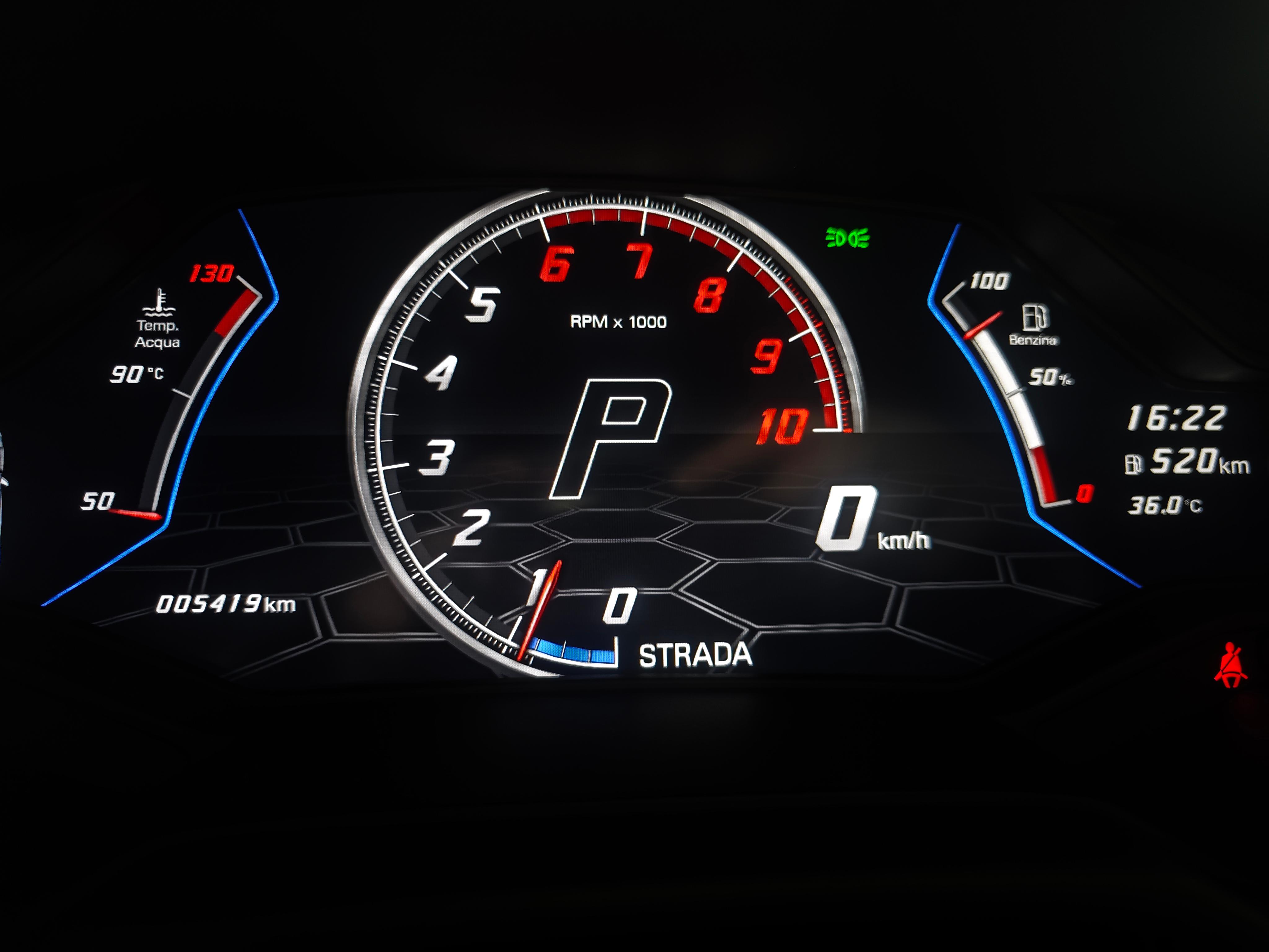 二手兰博基尼 Huracán 战斗灰/黑/红双拼 2020款 Huracán EVO RWD