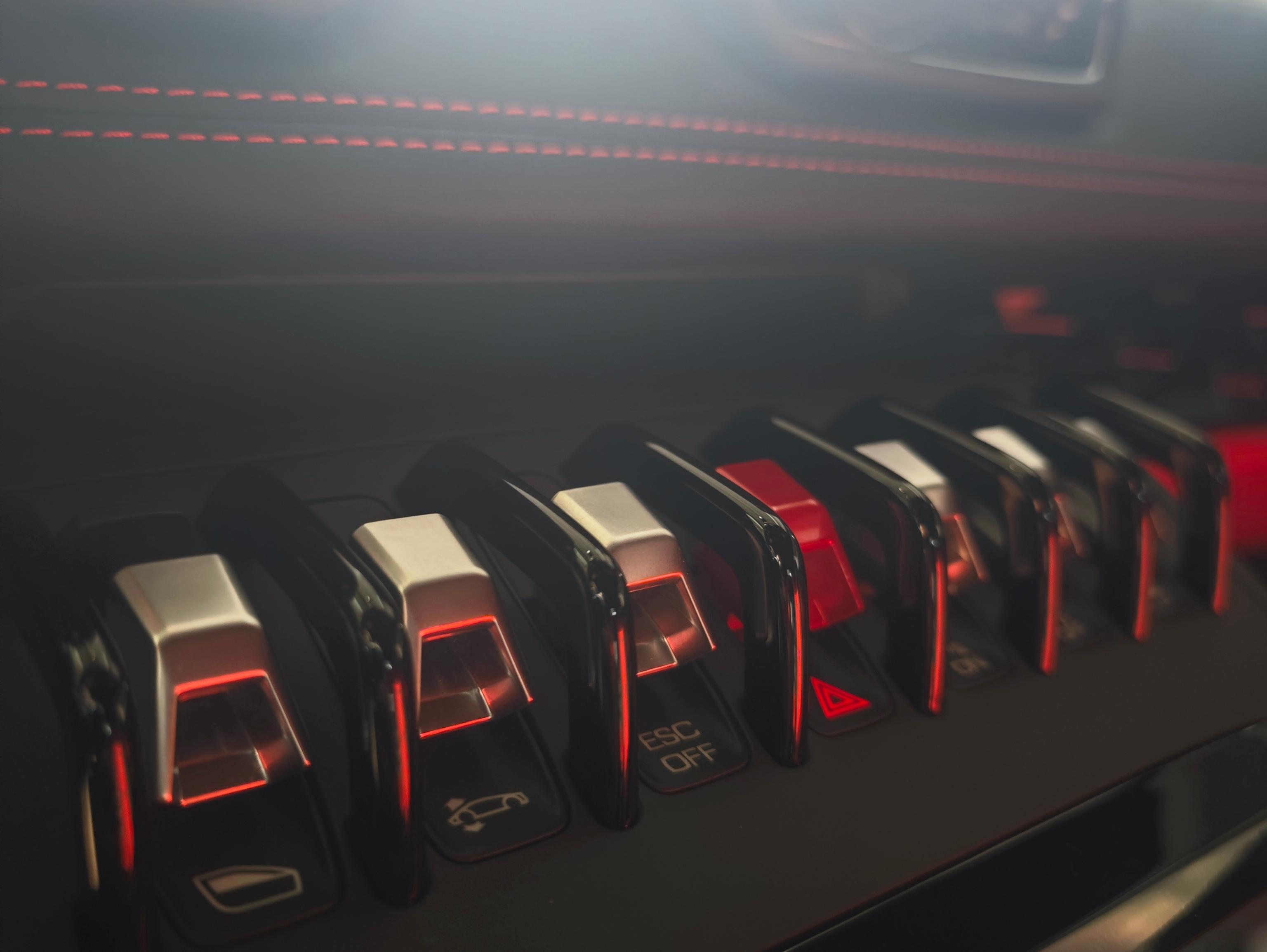 二手兰博基尼 Huracán 战斗灰/黑/红双拼 2020款 Huracán EVO RWD