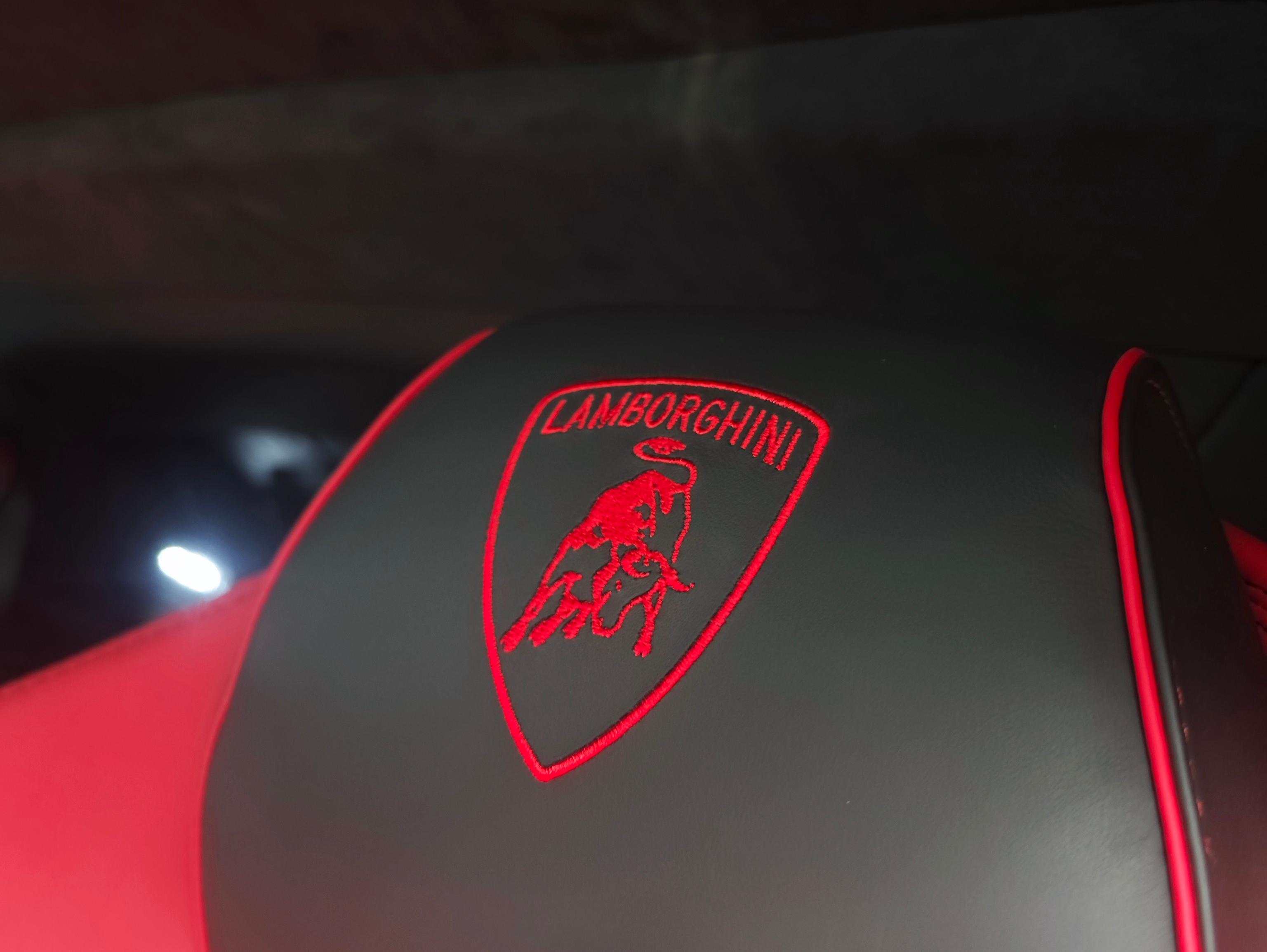 二手兰博基尼 Huracán 战斗灰/黑/红双拼 2020款 Huracán EVO RWD