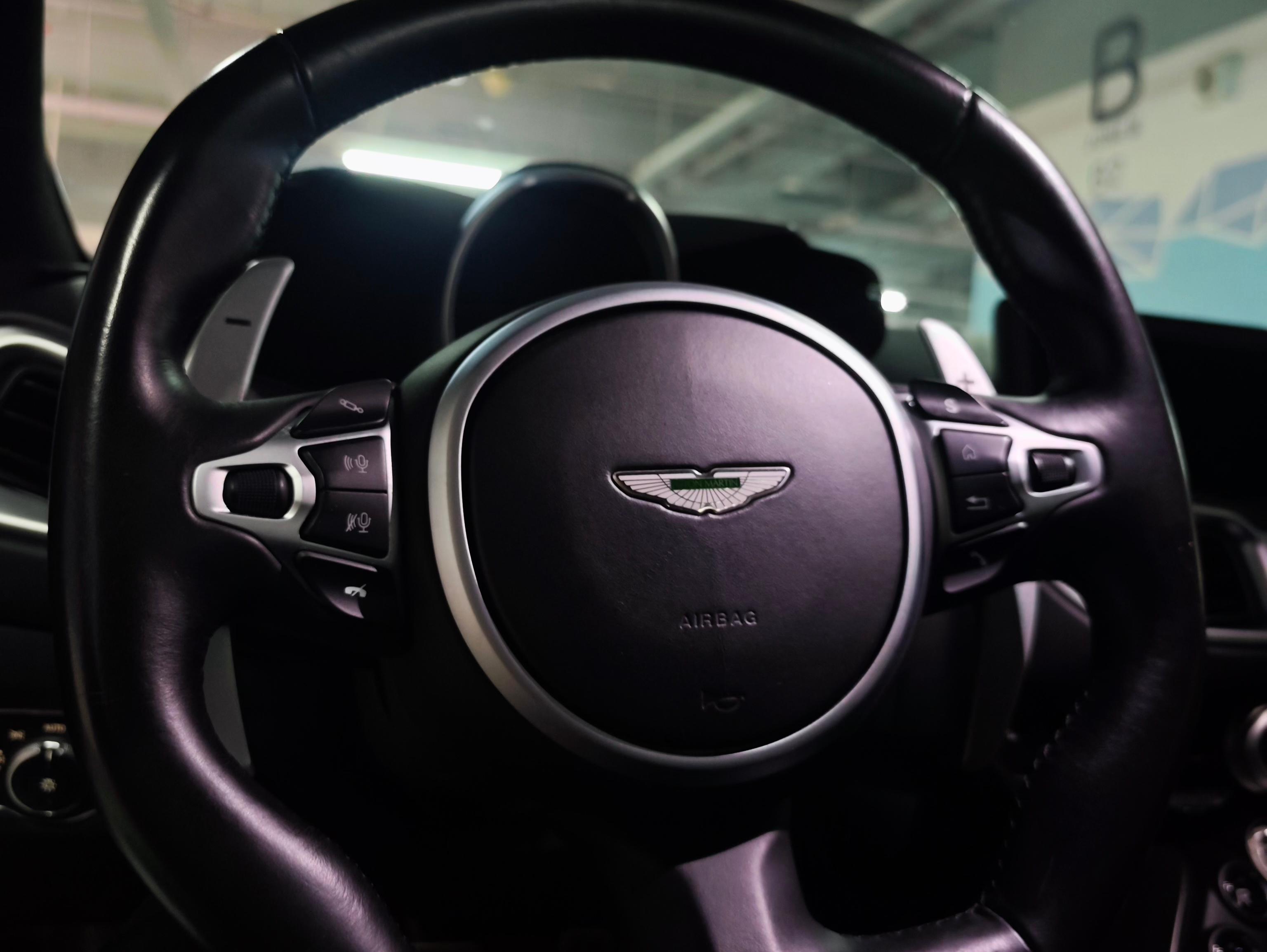 二手阿斯顿·马丁 V8 Vantage 灰色/黑色 2022款 4.0T V8 Coupe