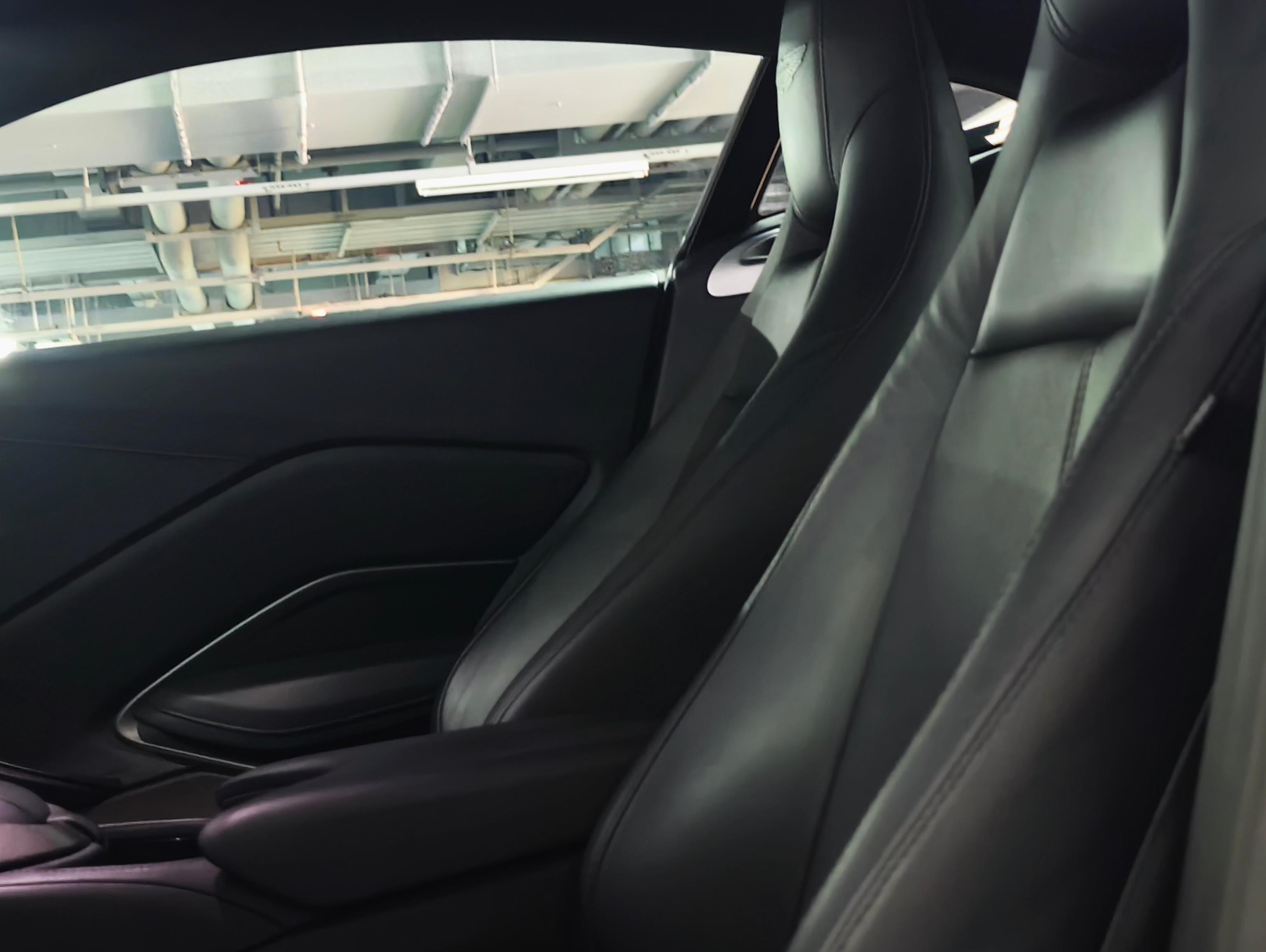 二手阿斯顿·马丁 V8 Vantage 灰色/黑色 2022款 4.0T V8 Coupe