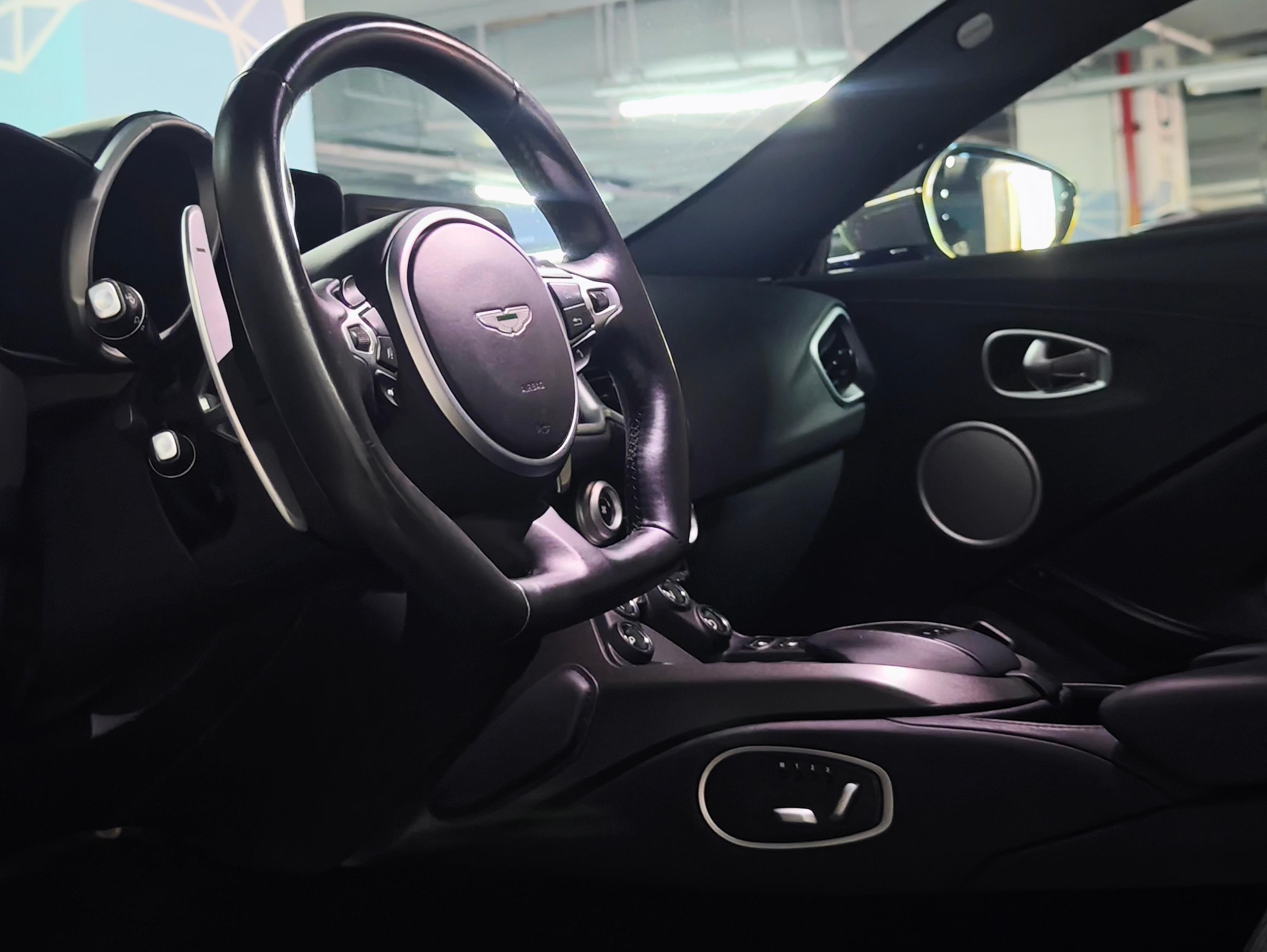 二手阿斯顿·马丁 V8 Vantage 灰色/黑色 2022款 4.0T V8 Coupe