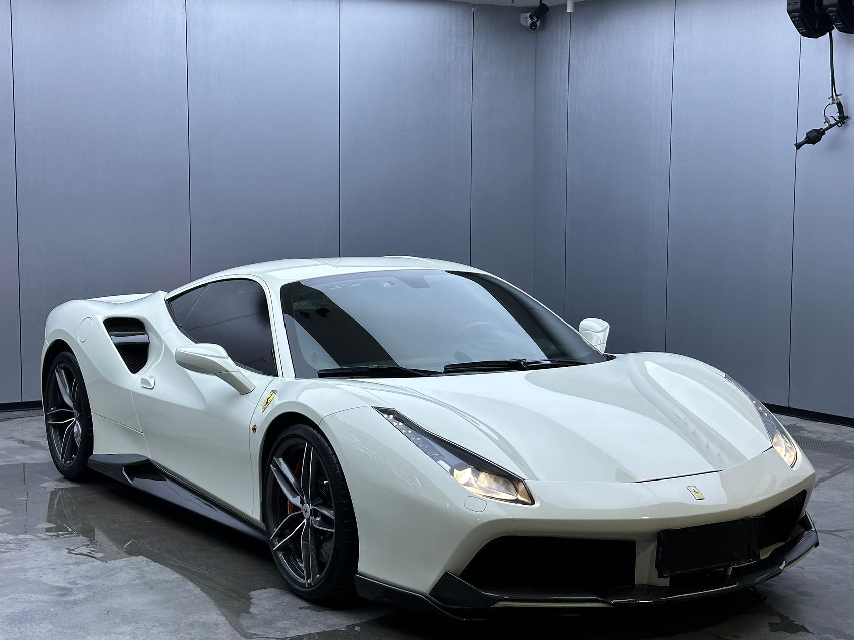 二手法拉利 488 白色/红色 2015款 488 GTB