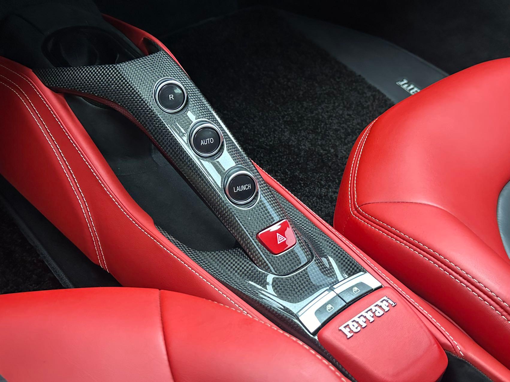 二手法拉利 488 白色/红色 2015款 488 GTB