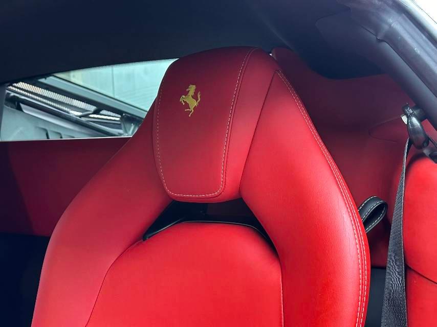 二手法拉利 488 白色/红色 2015款 488 GTB