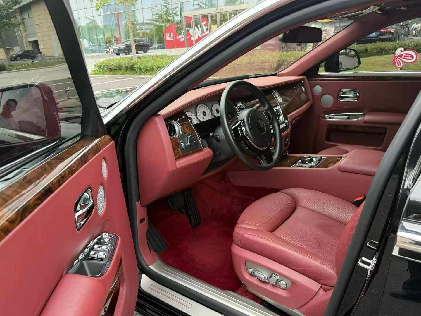 二手劳斯莱斯 古思特 黑色/红色 2015款 Series II 加长版