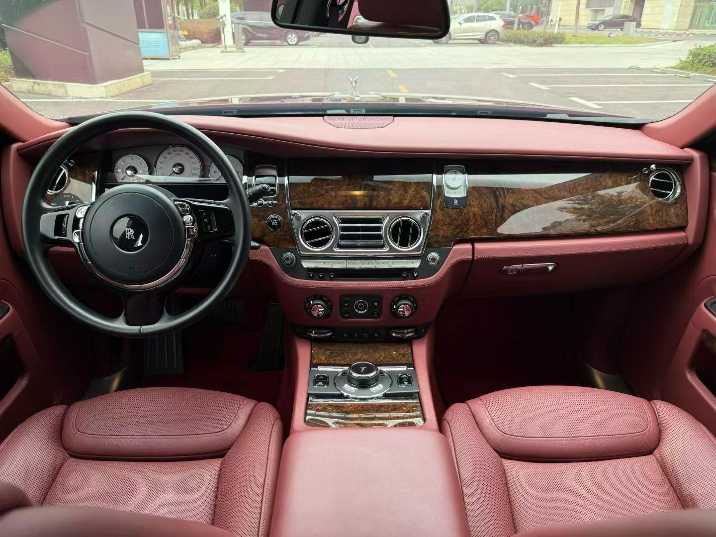 二手劳斯莱斯 古思特 黑色/红色 2015款 Series II 加长版