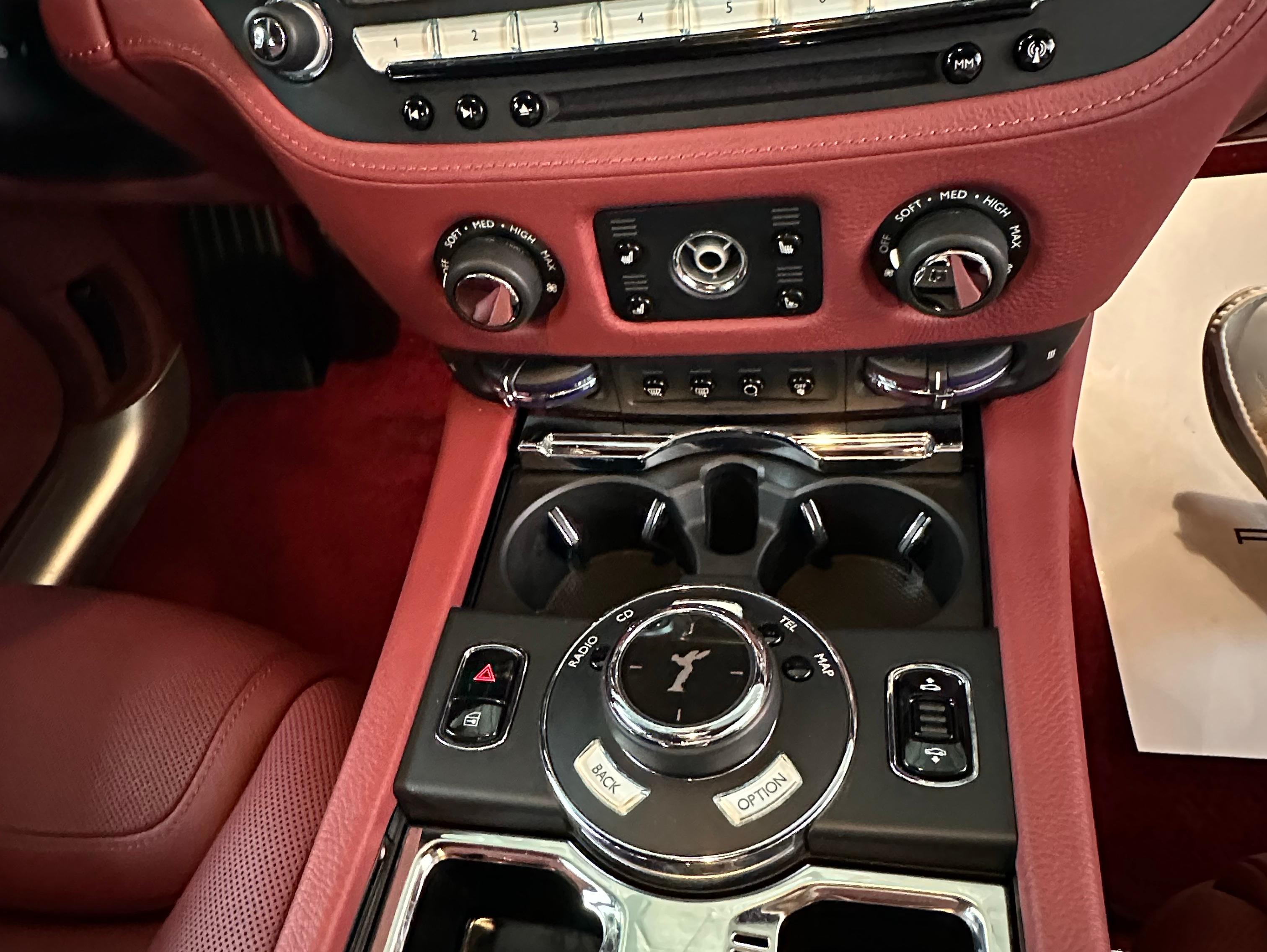 二手劳斯莱斯 古思特 黑色/红色 2015款 Series II 加长版