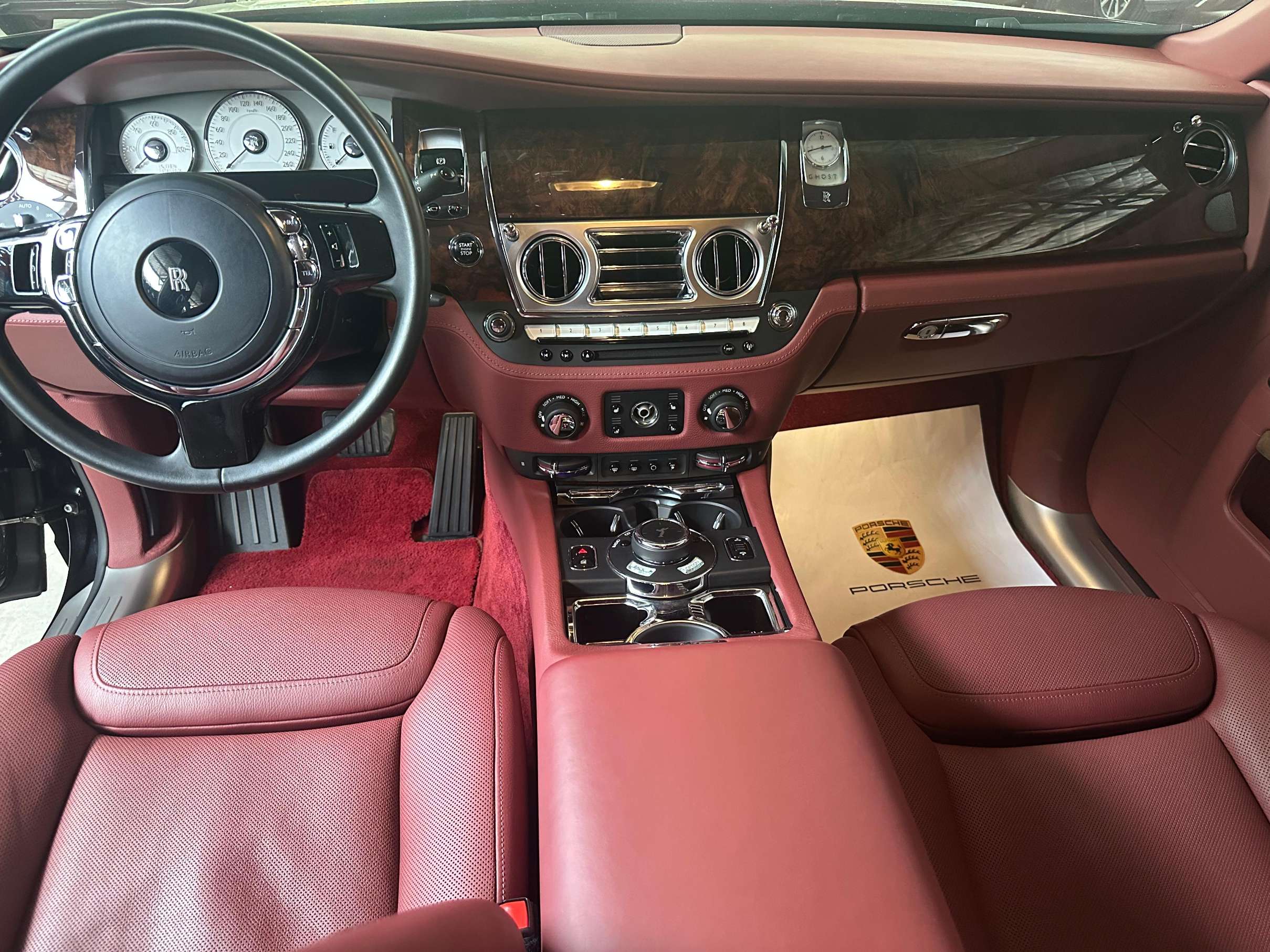 二手劳斯莱斯 古思特 黑色/红色 2015款 Series II 加长版