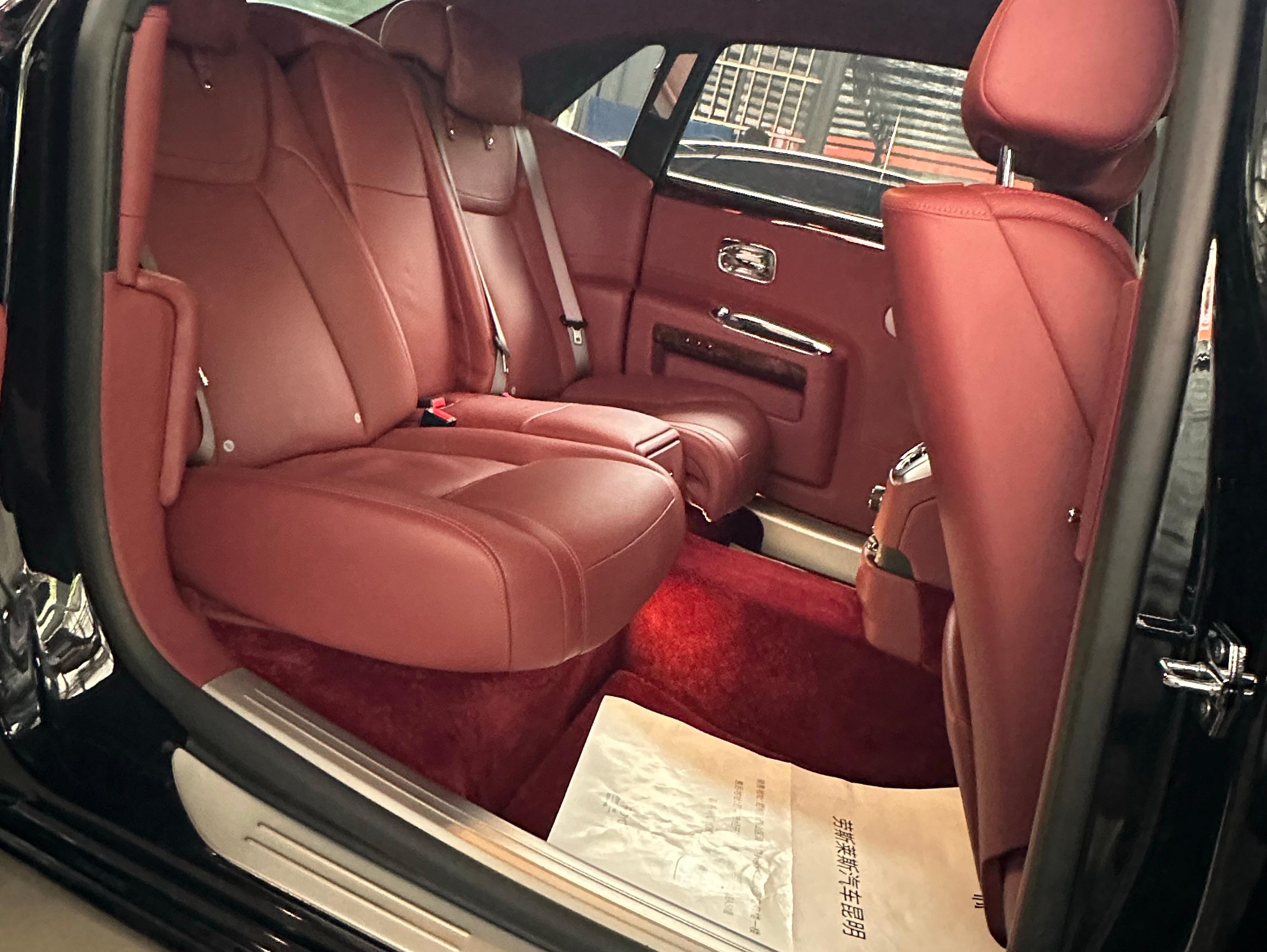 二手劳斯莱斯 古思特 黑色/红色 2015款 Series II 加长版