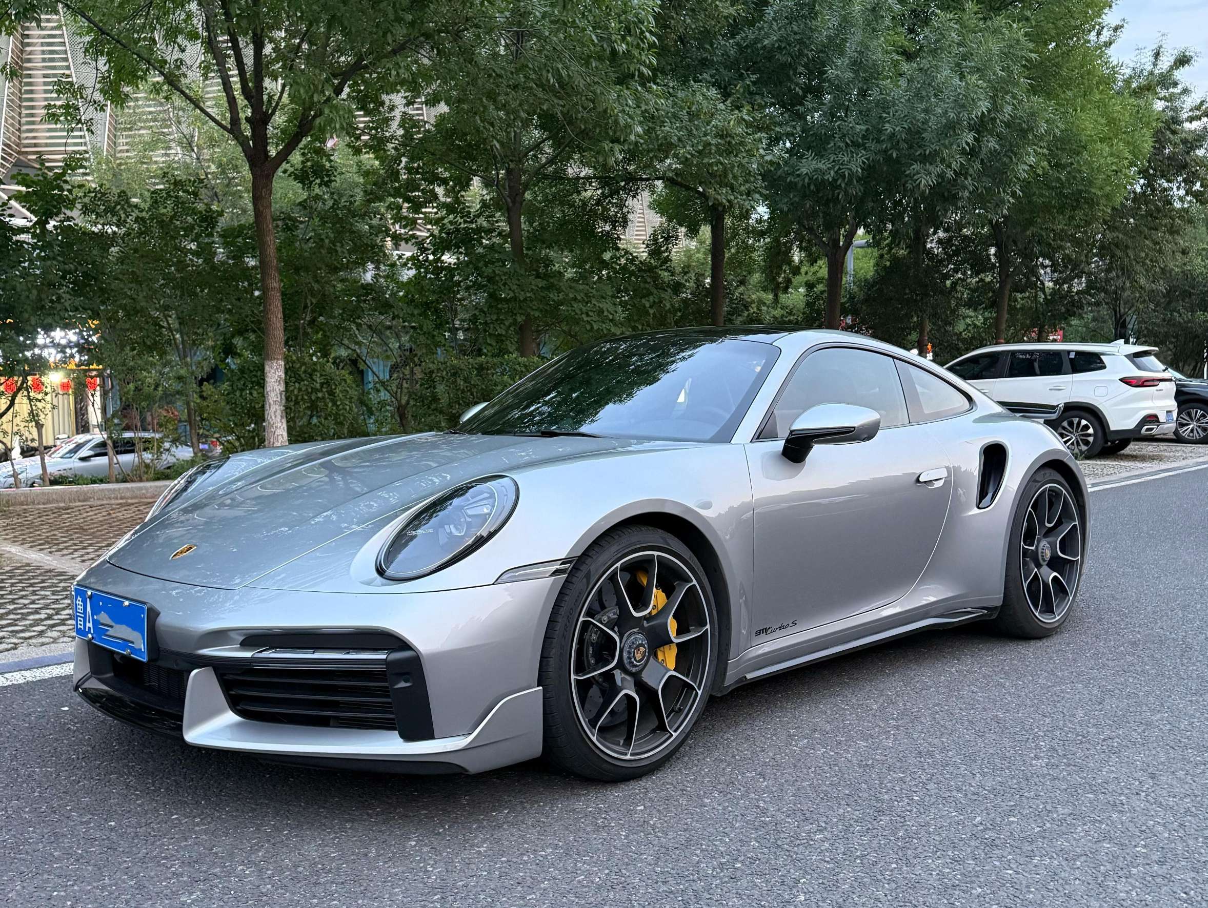 二手保时捷 911 GT银/红色 2022款 TurboS 3.7T