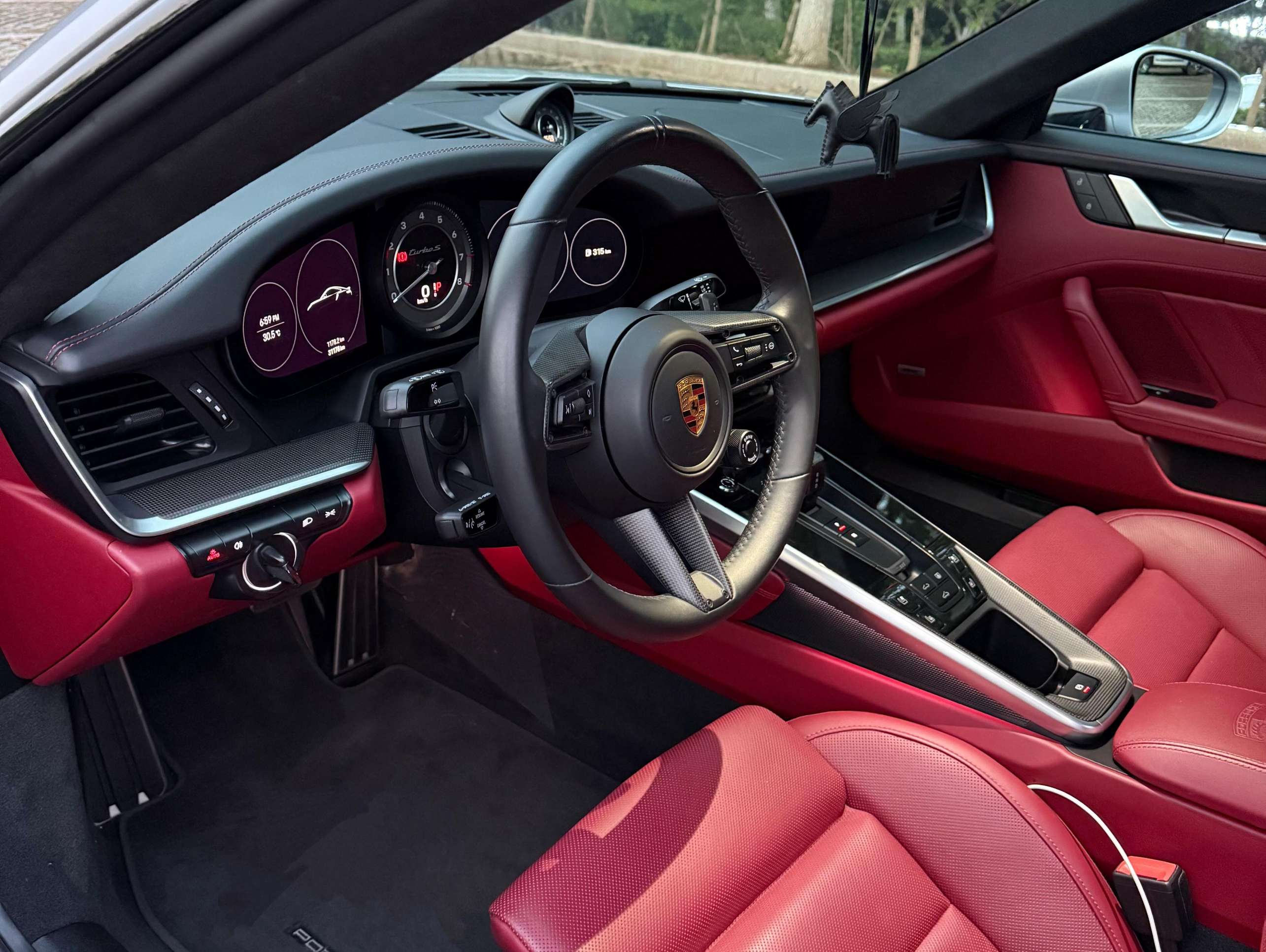 二手保时捷 911 GT银/红色 2022款 TurboS 3.7T