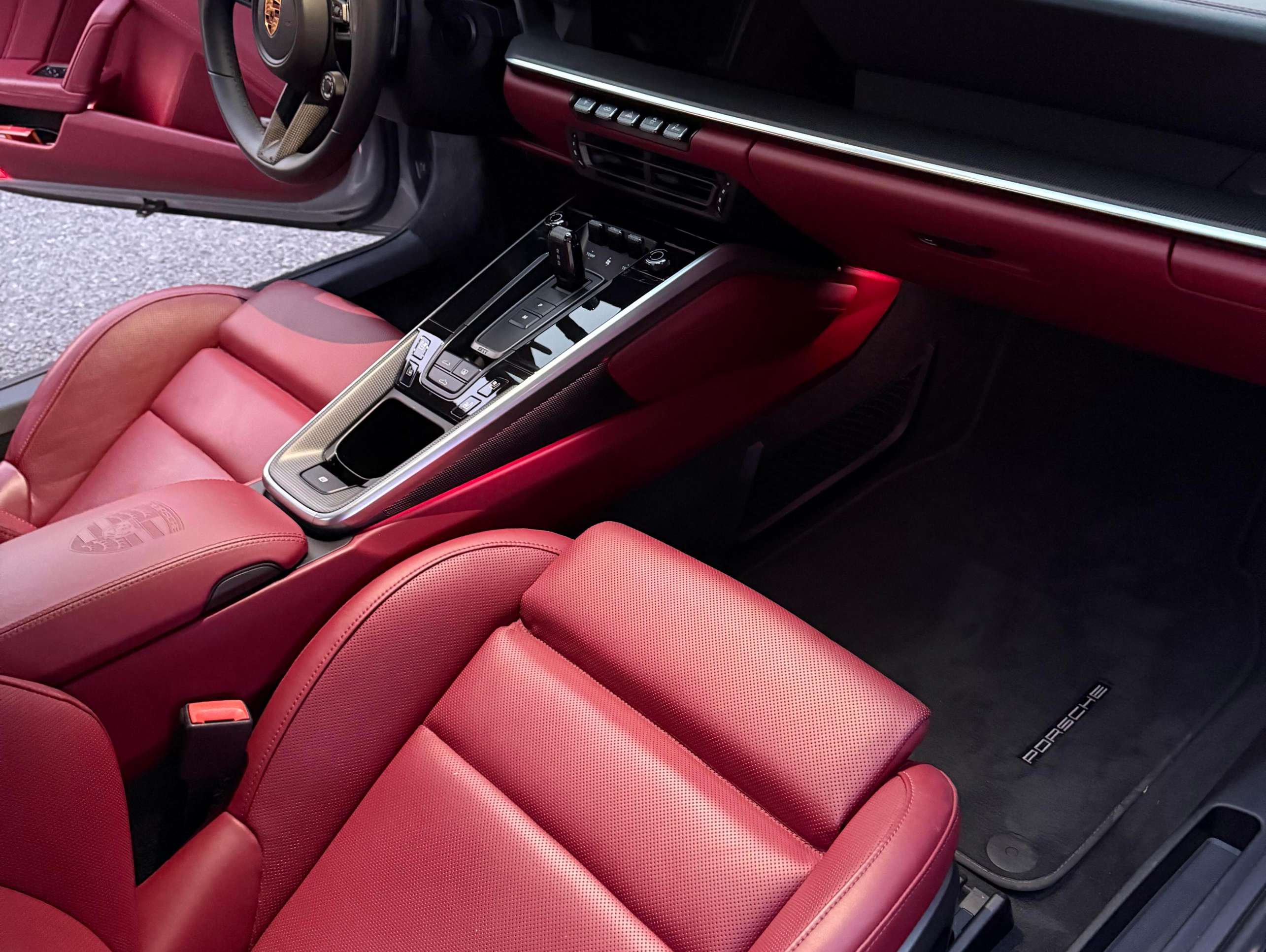 二手保时捷 911 GT银/红色 2022款 TurboS 3.7T